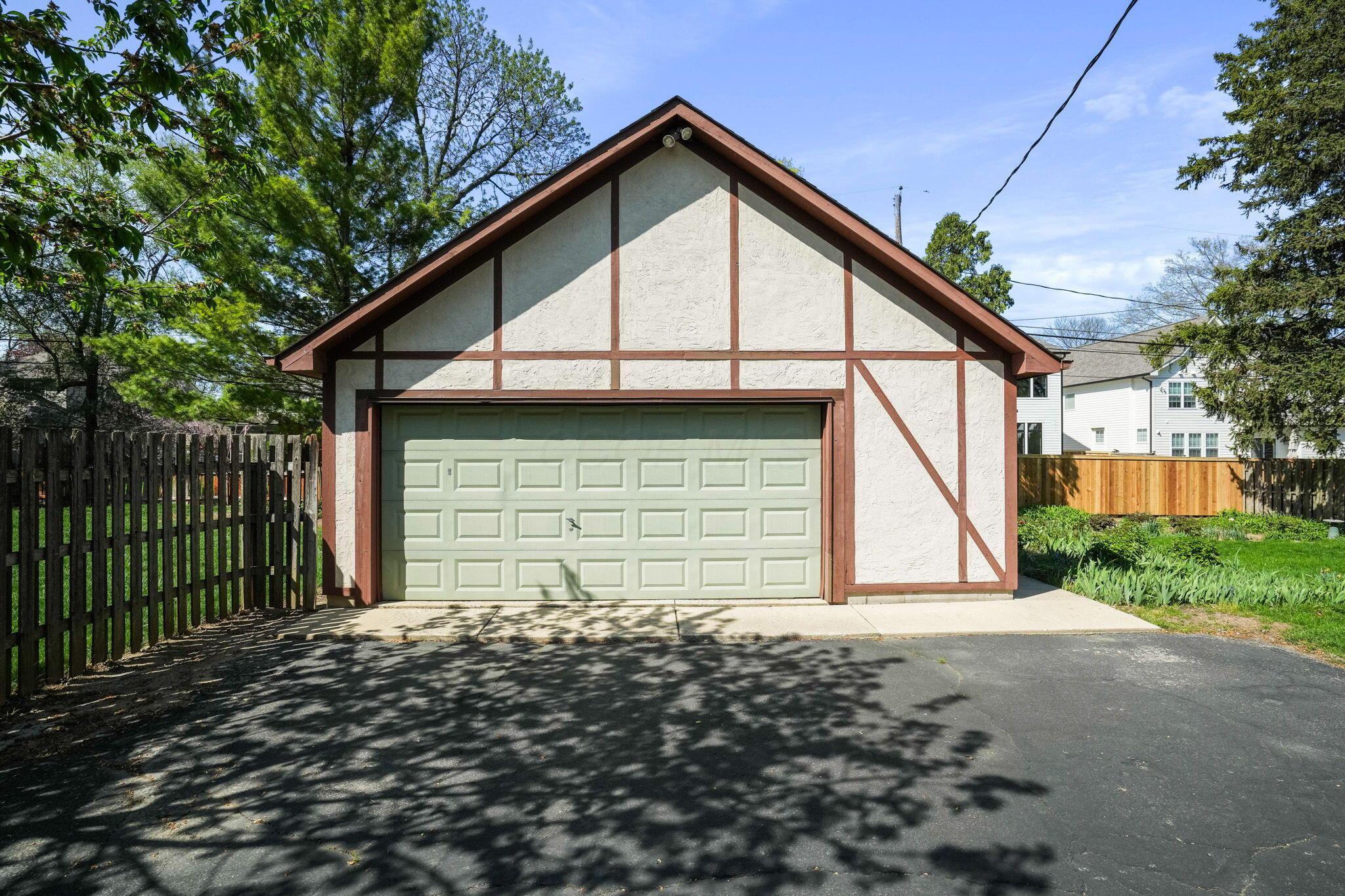 1522 Essex Road Property Photo 41