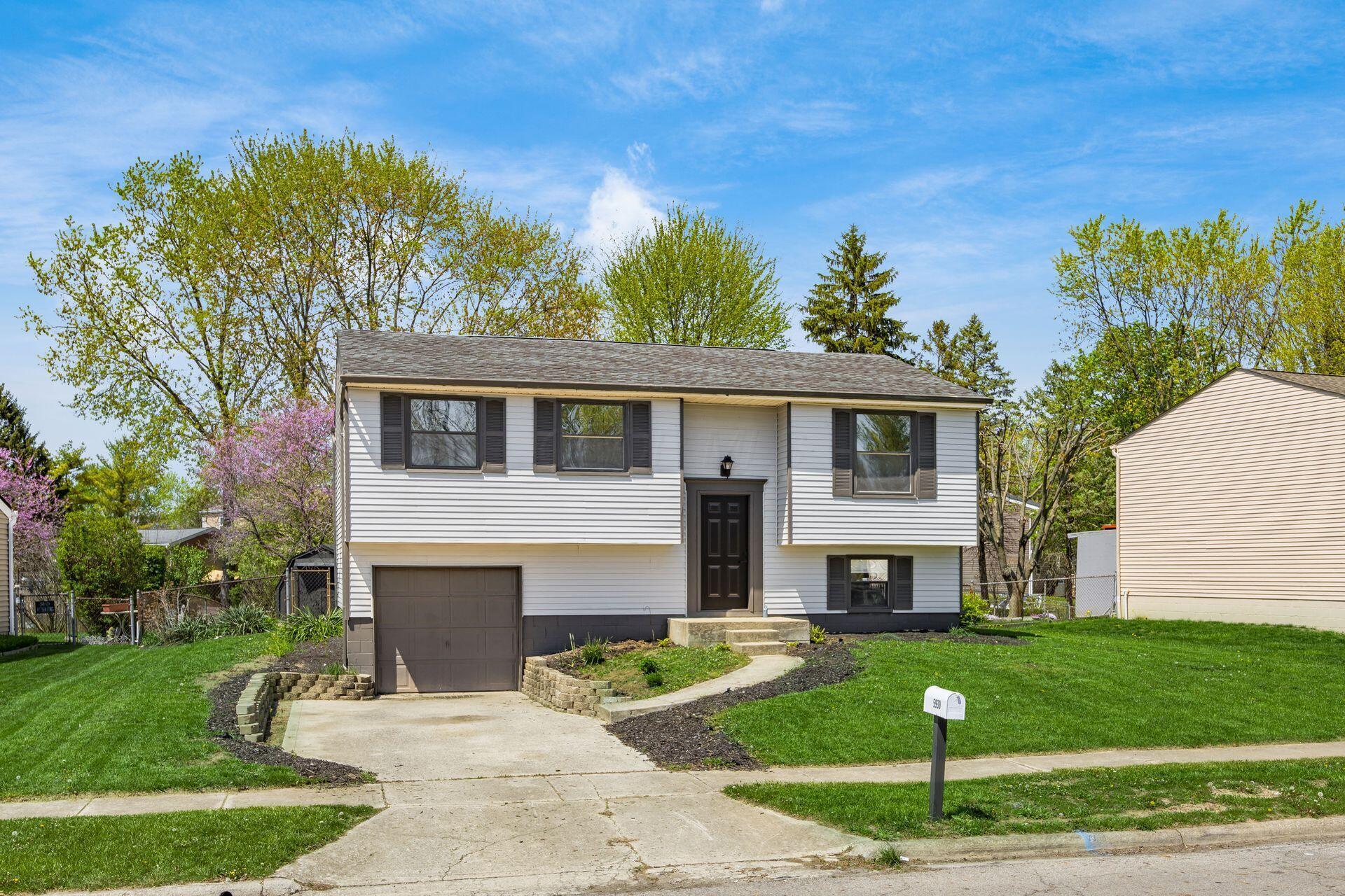 5930 Parkglen Road Property Photo