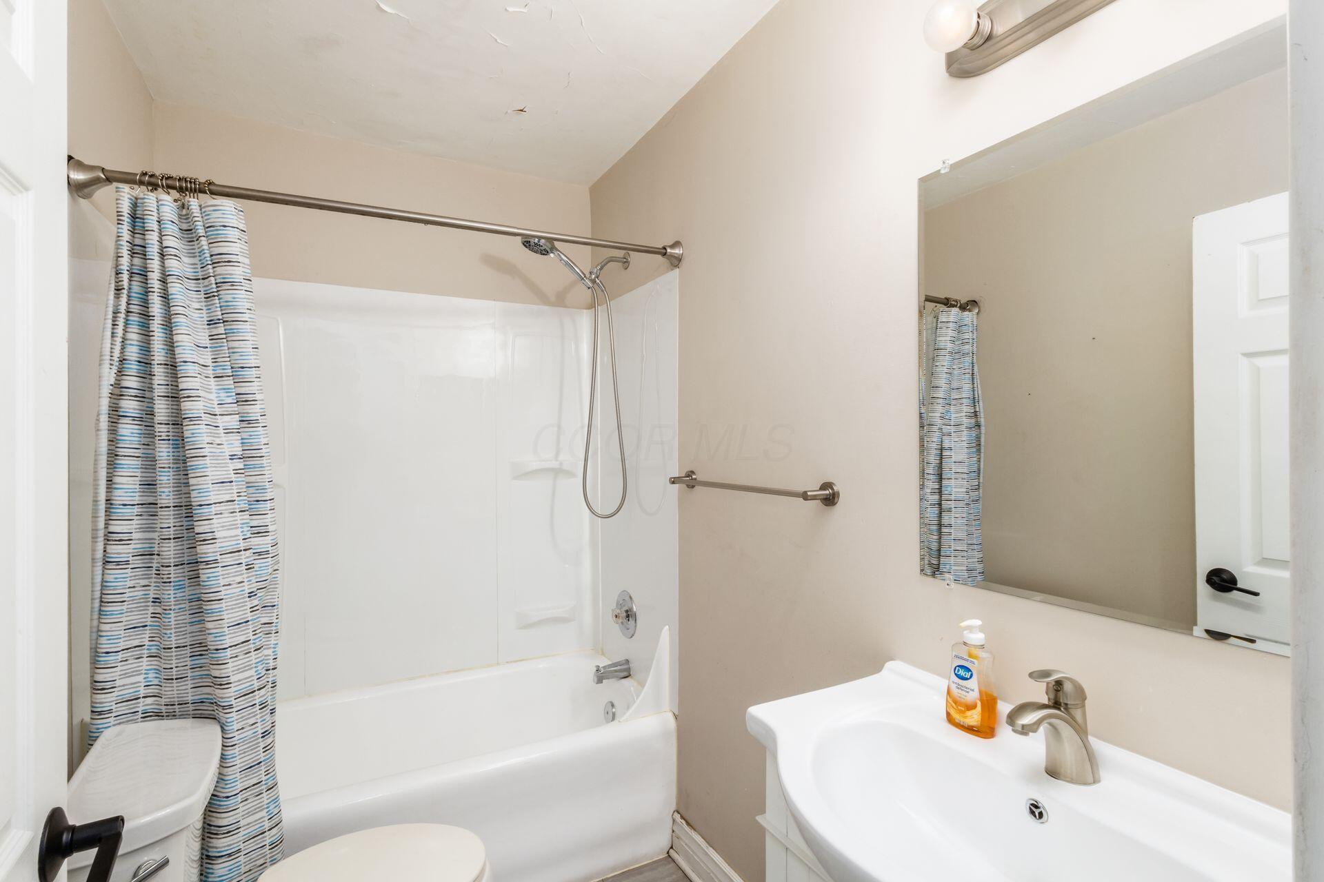 1284-1286 S Champion Avenue Property Photo 16