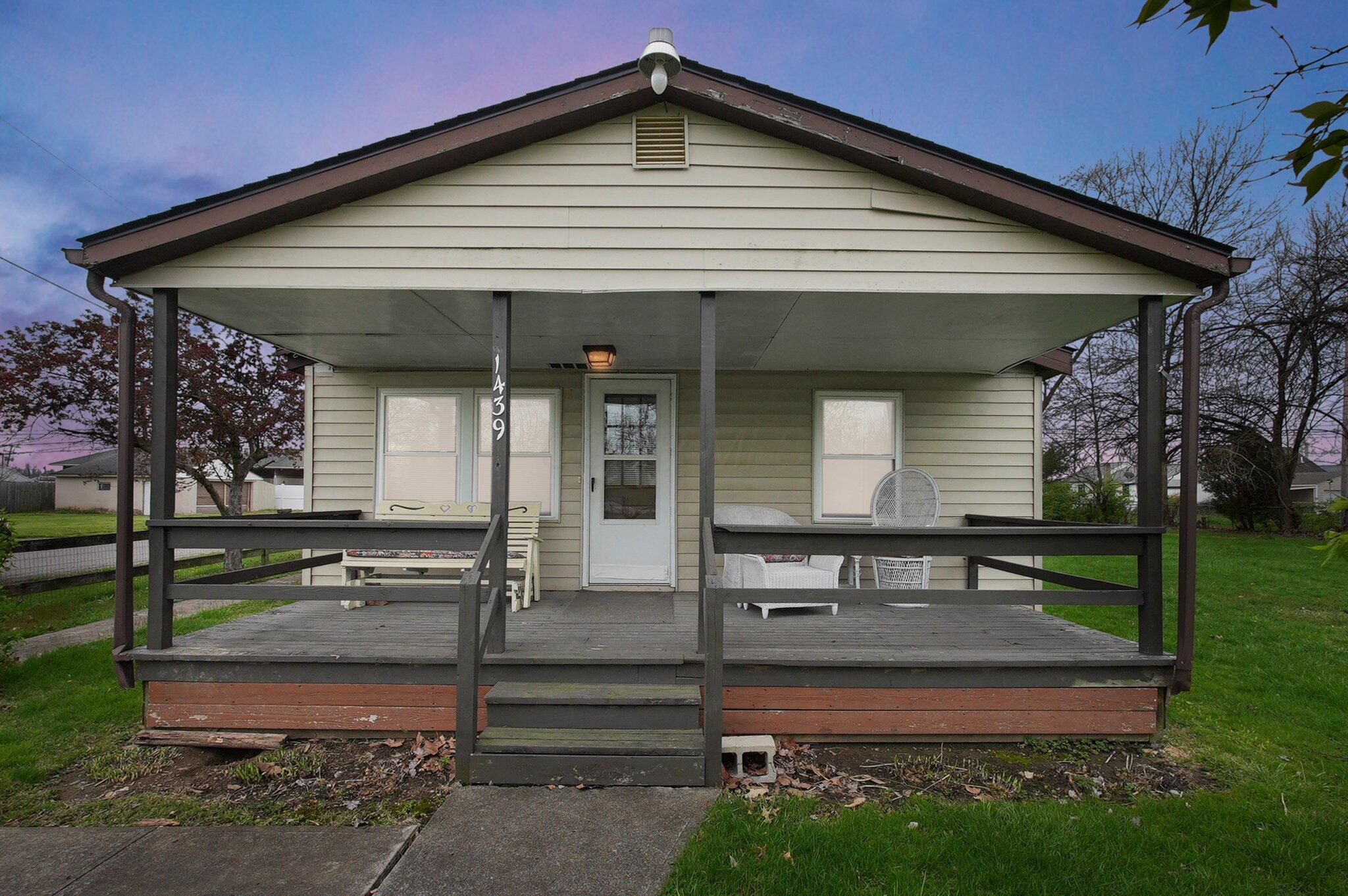 1439 Marsdale Avenue Property Photo 1