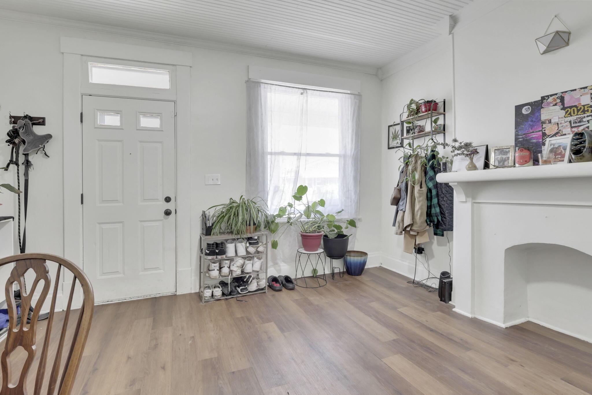 287 E Woodrow Avenue Property Photo 6
