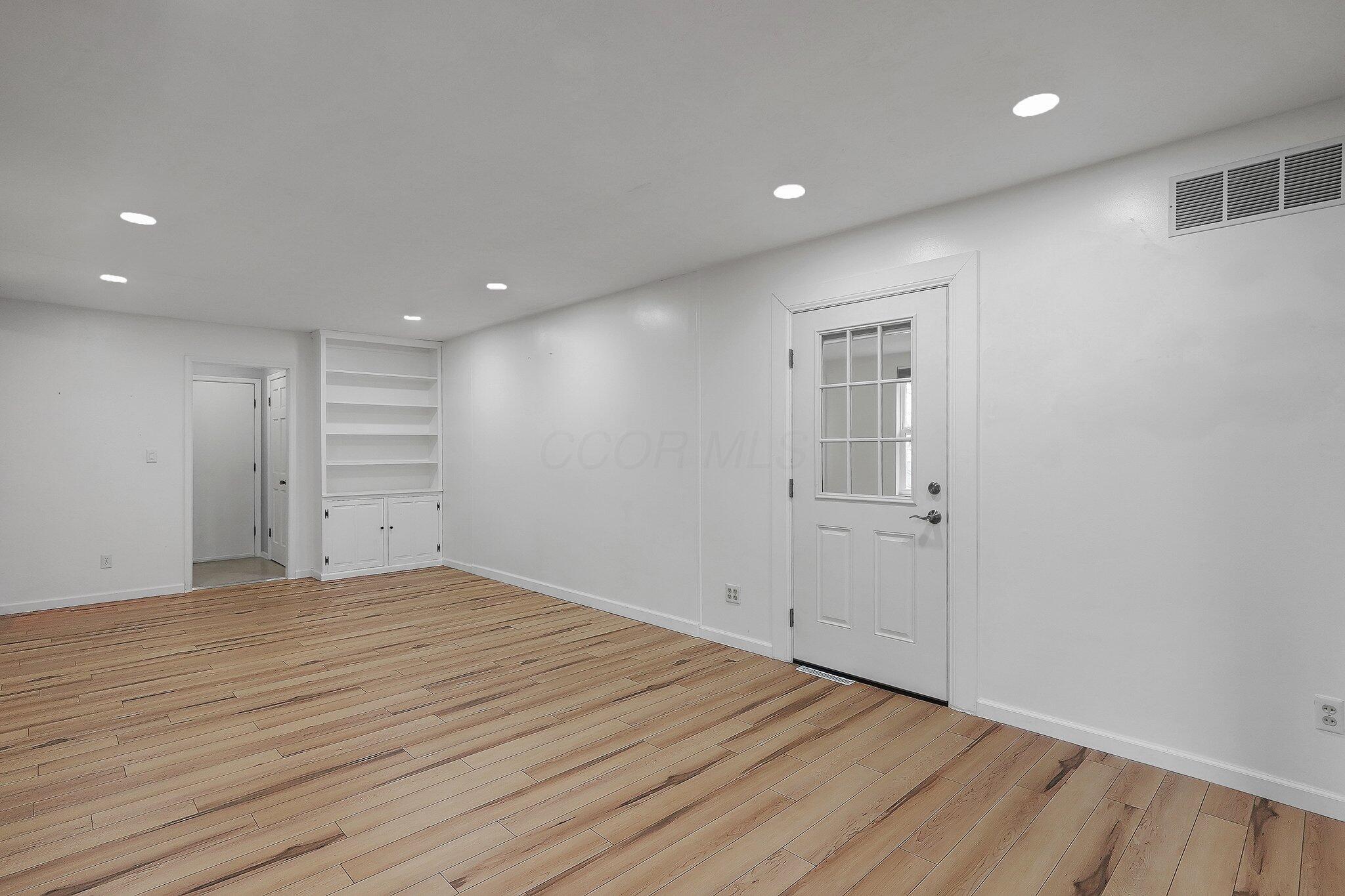6 Coventry Lane Property Photo 16