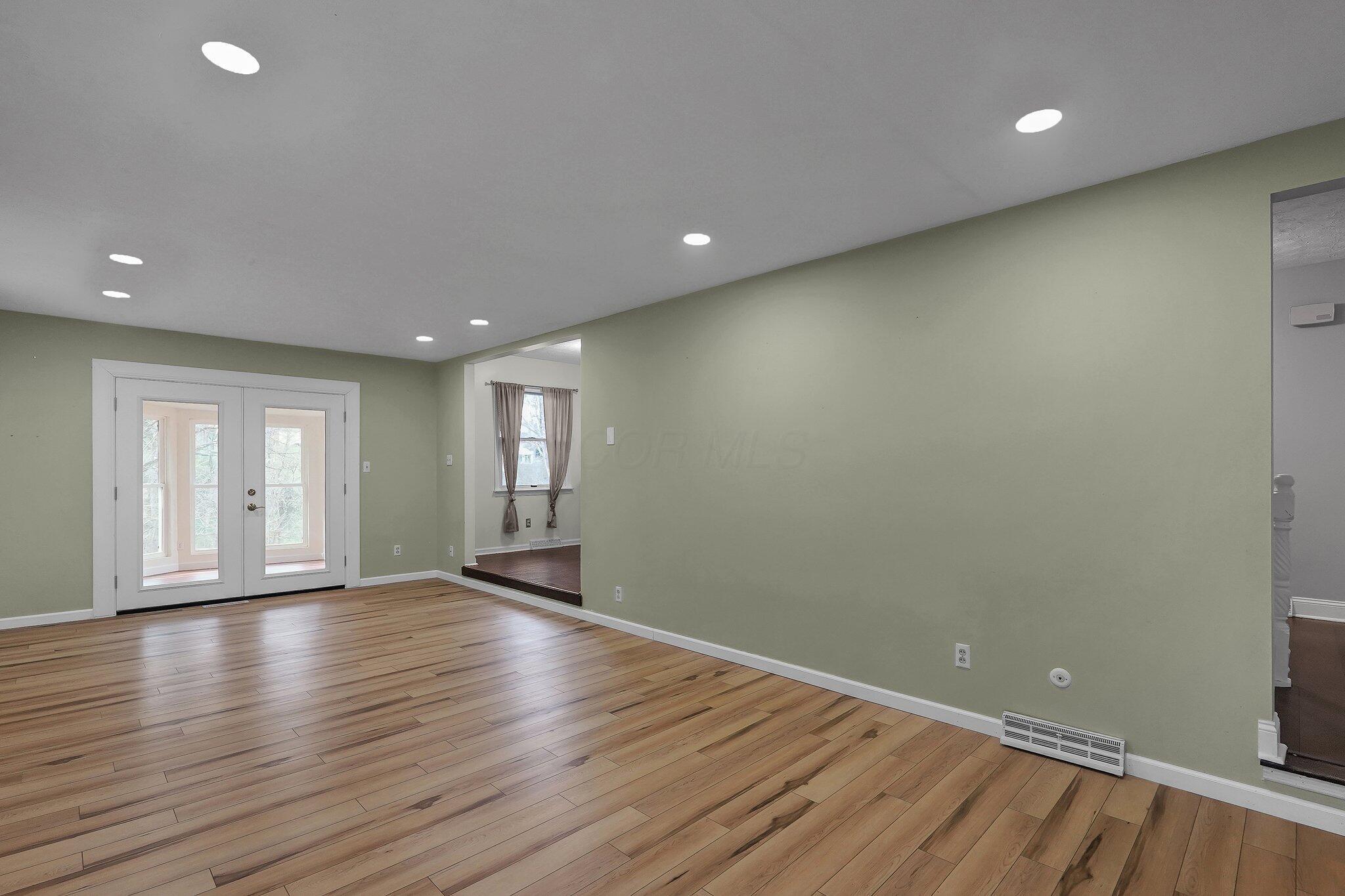 6 Coventry Lane Property Photo 17