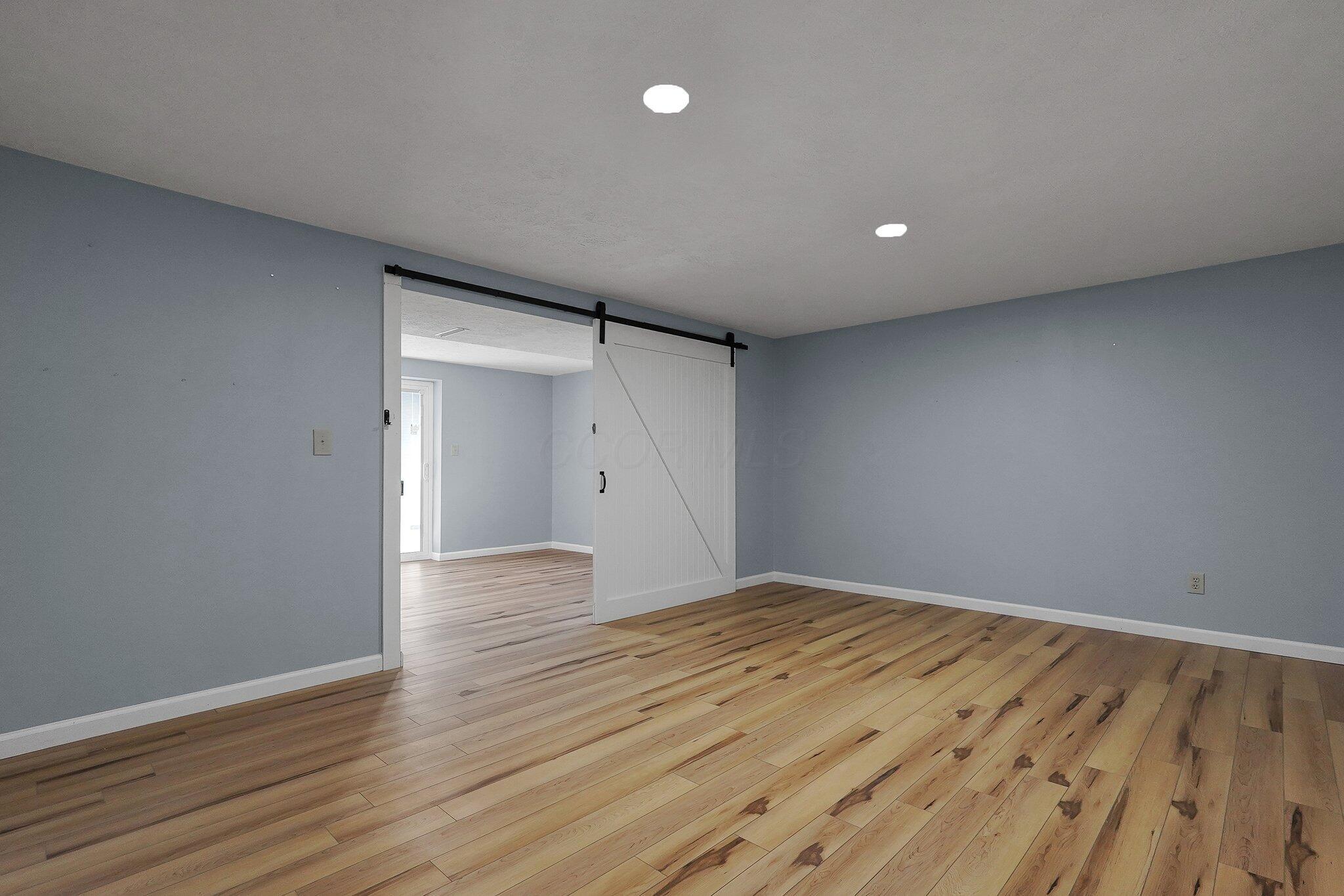6 Coventry Lane Property Photo 36