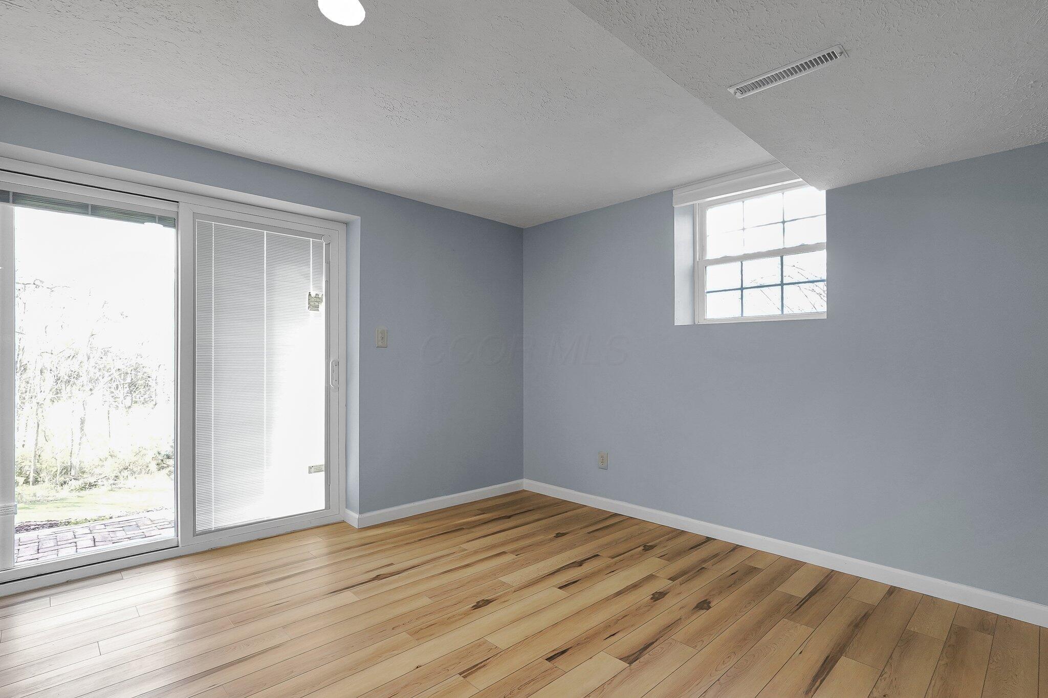 6 Coventry Lane Property Photo 38