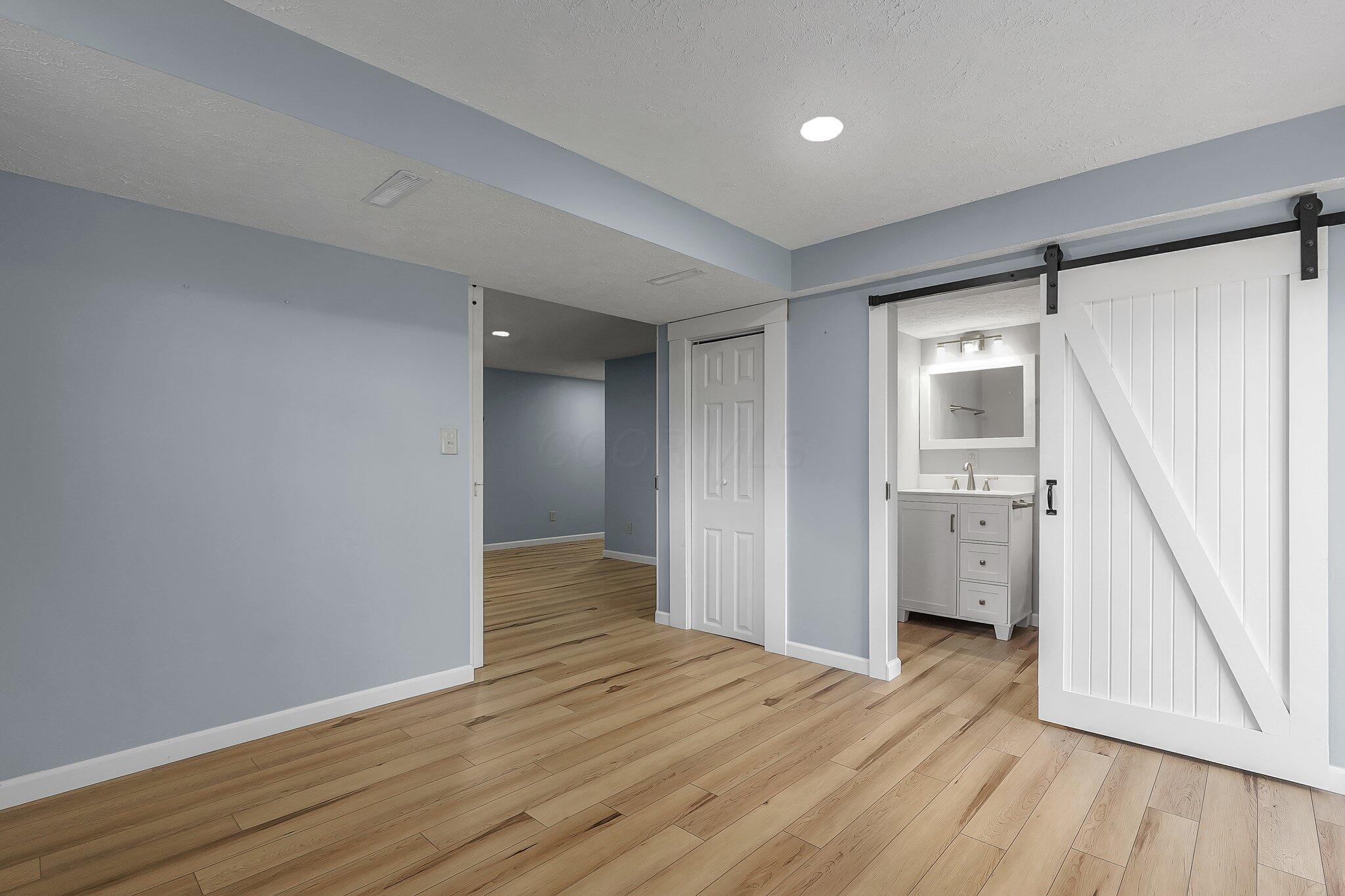 6 Coventry Lane Property Photo 39