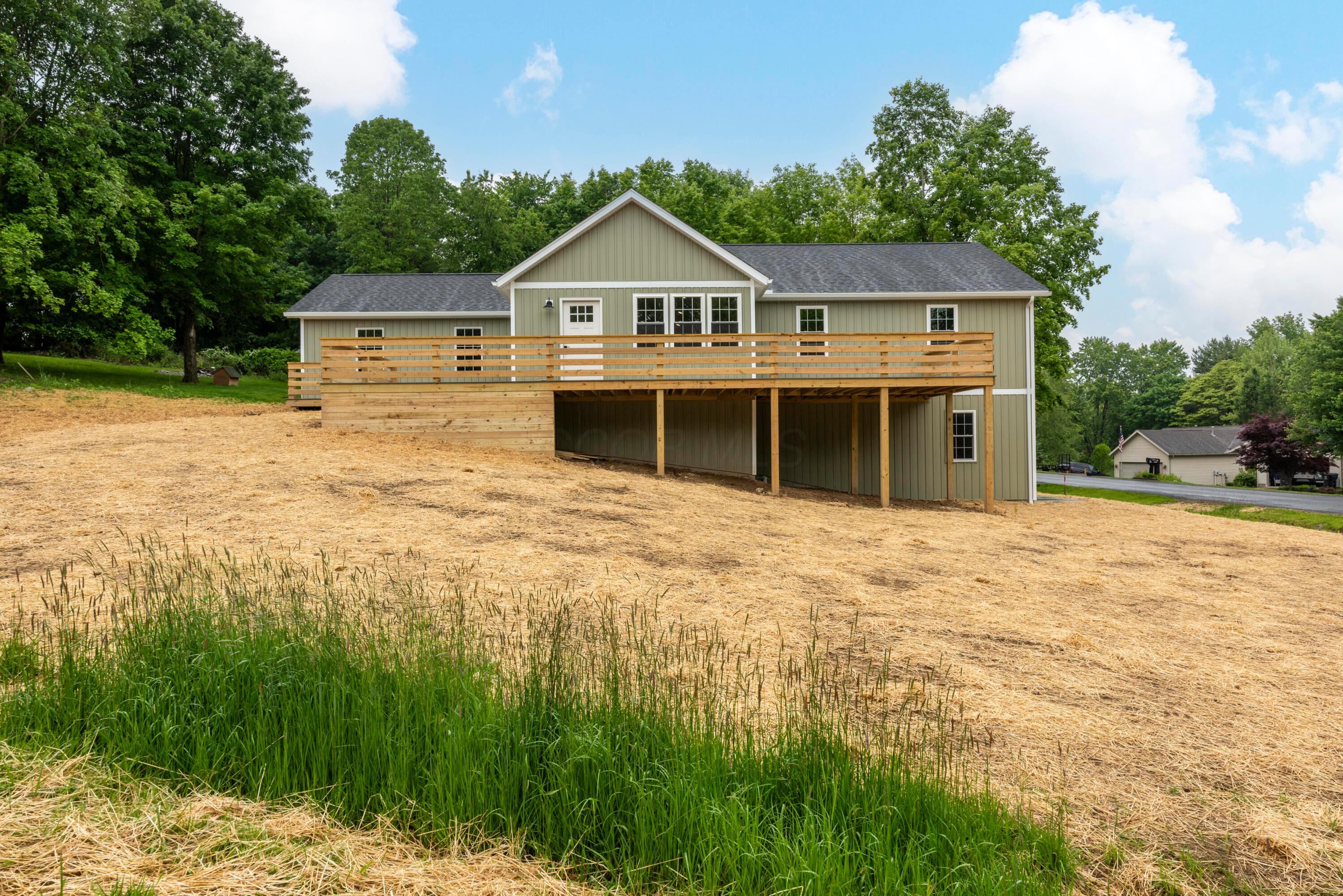 43 Hawkeye Court Property Photo 1