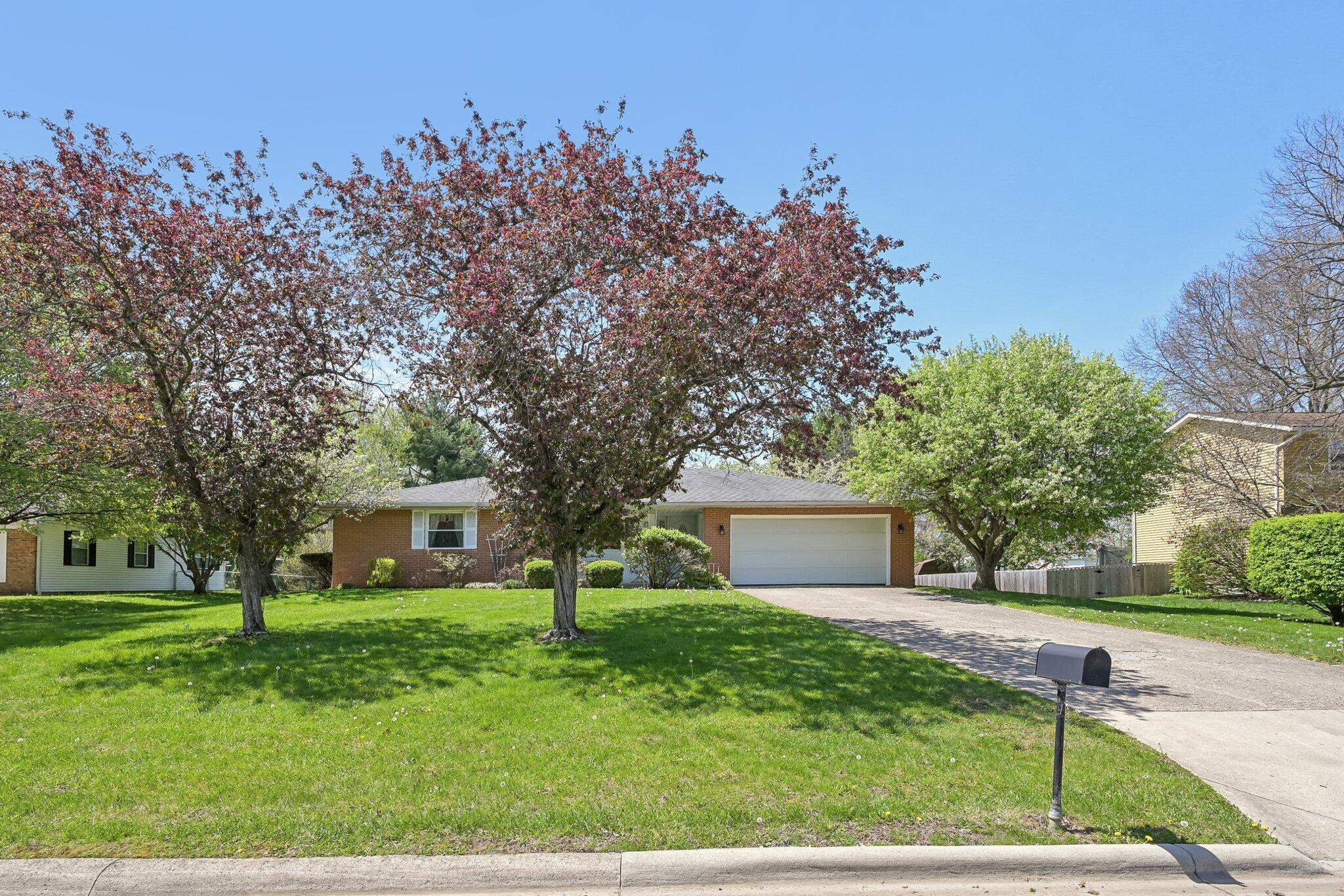 431 Pickering Drive Property Photo 1