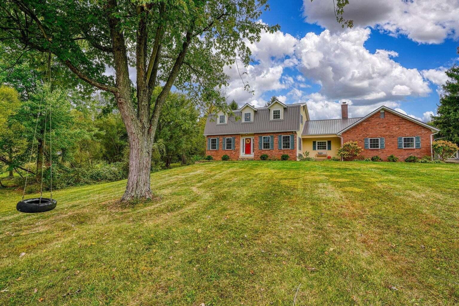 4655 Sitterley Road Nw Property Photo 1