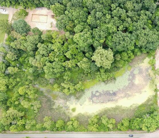 965 Graves Road Property Photo 4