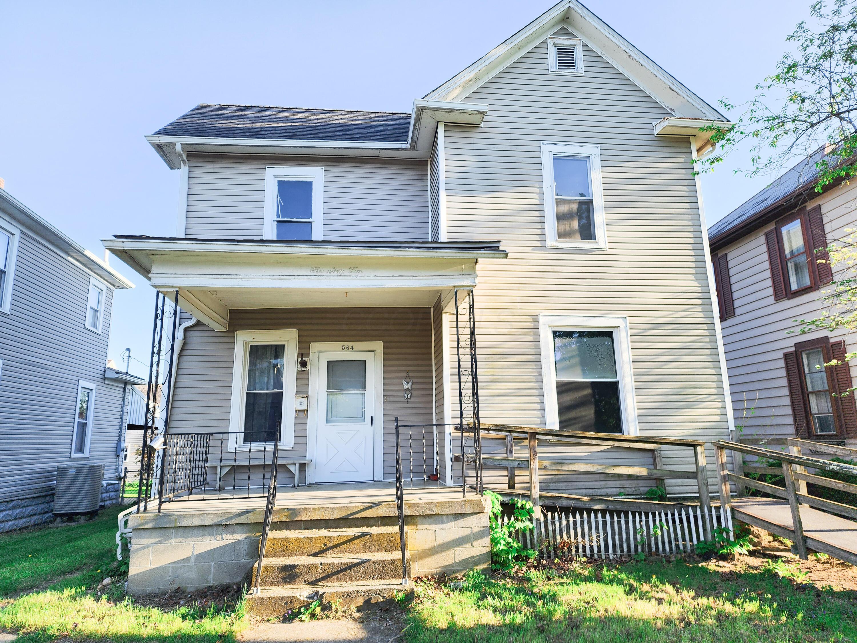 564 E Chestnut Street Property Photo