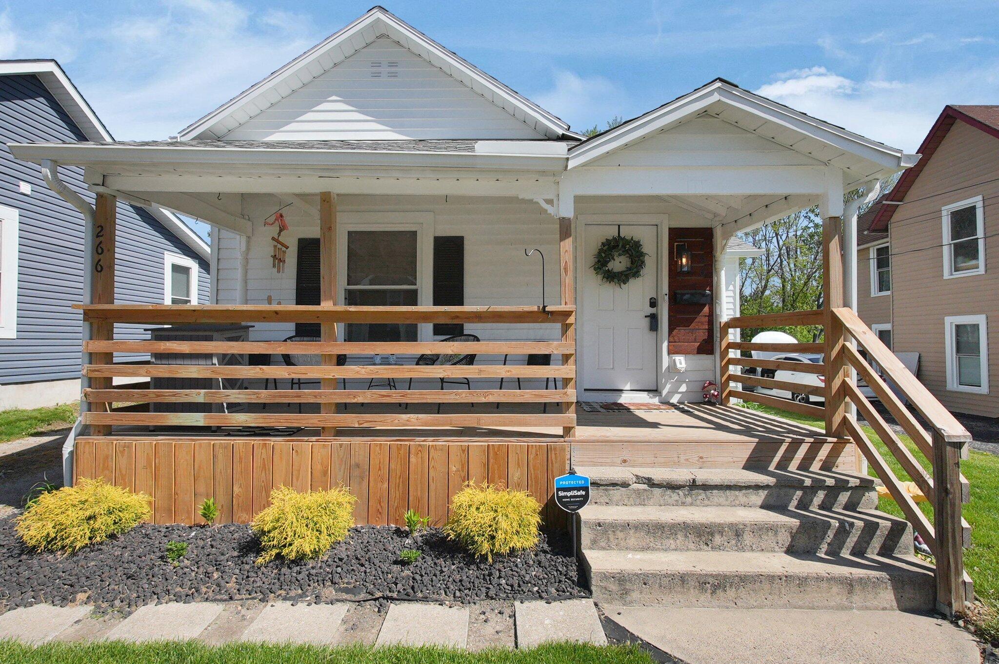 266 W 3rd Street Property Photo