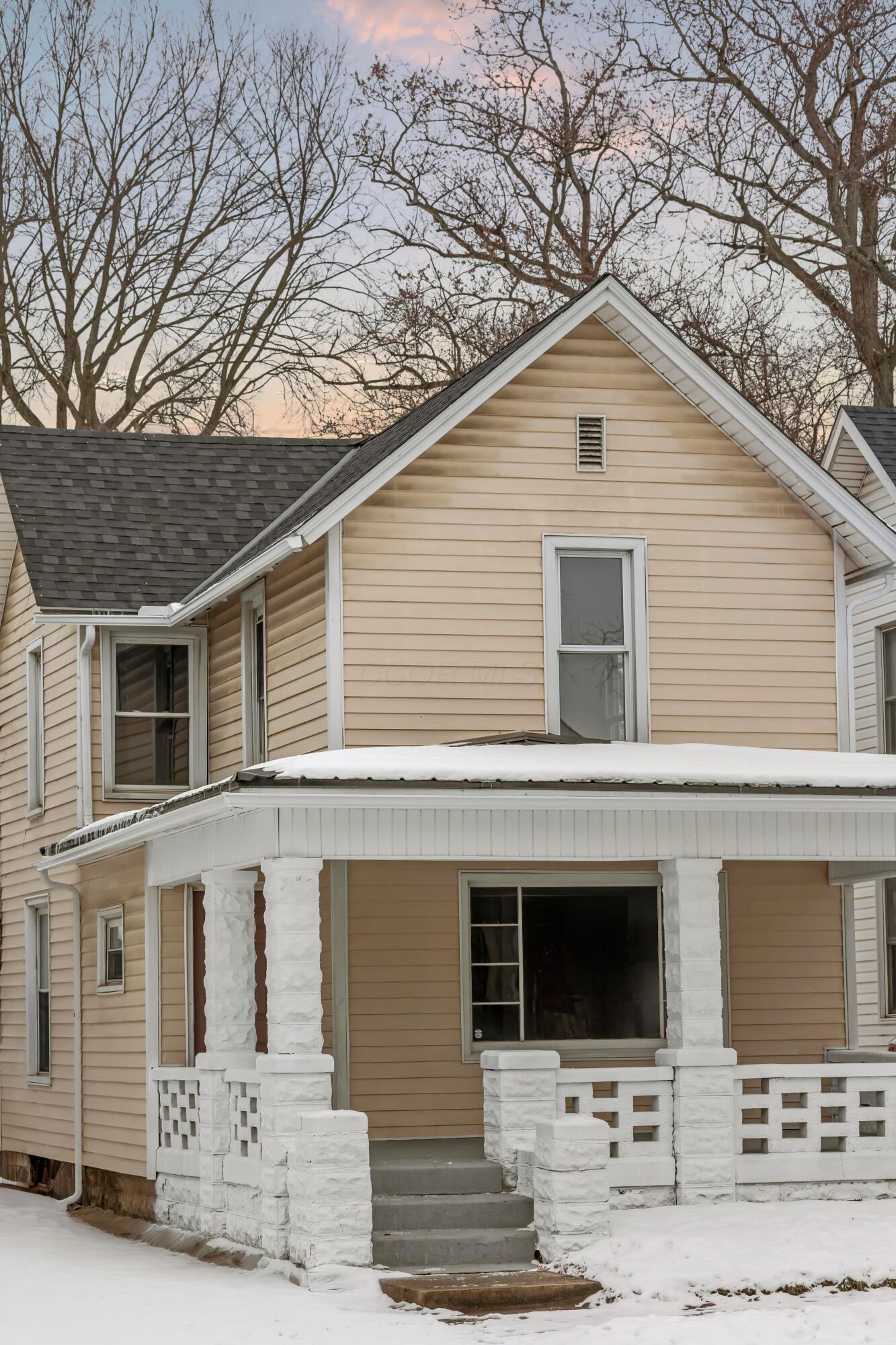 115 Oakwood Avenue Property Photo 1