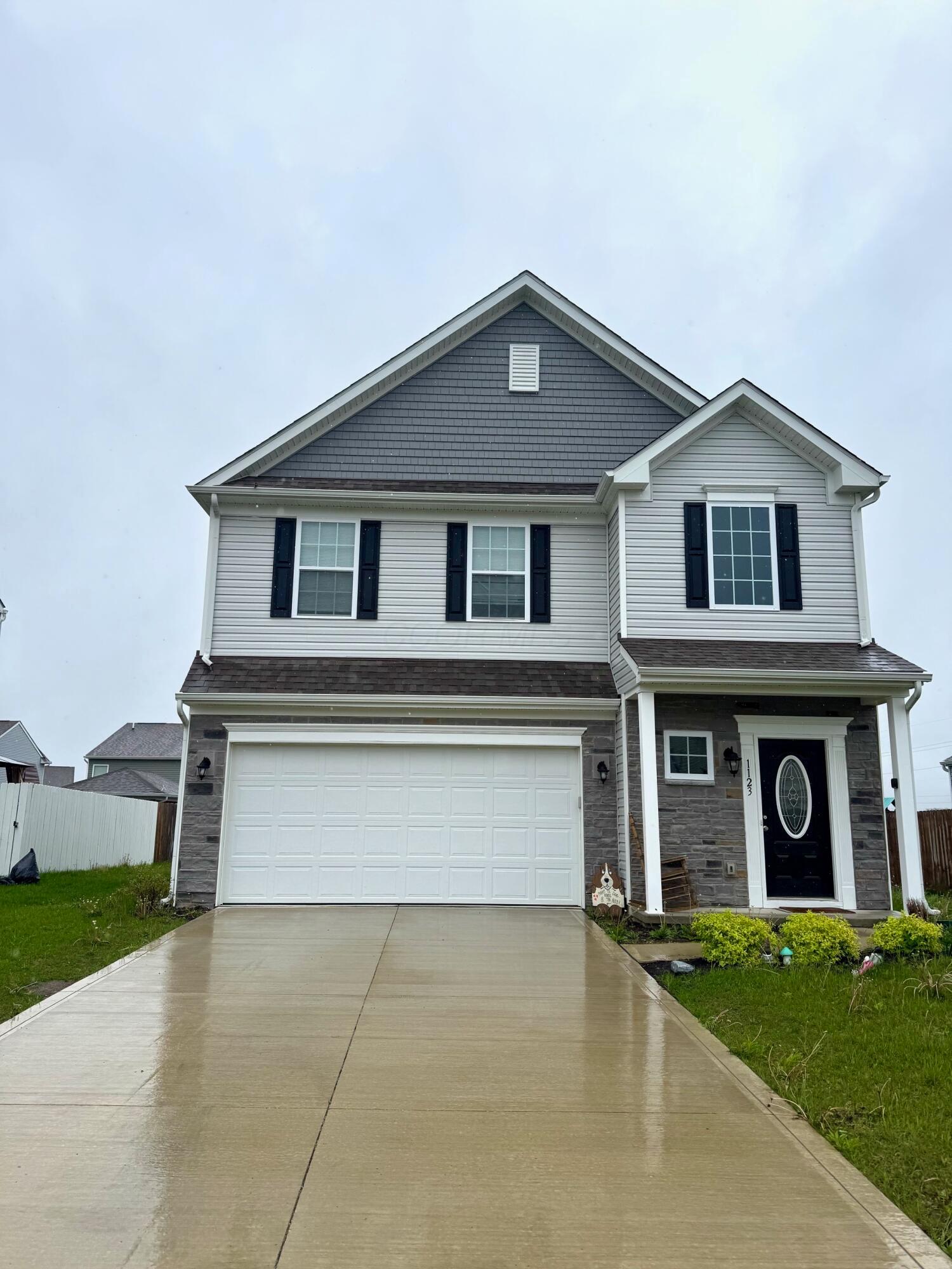 1123 Hampton Lane Property Photo 1