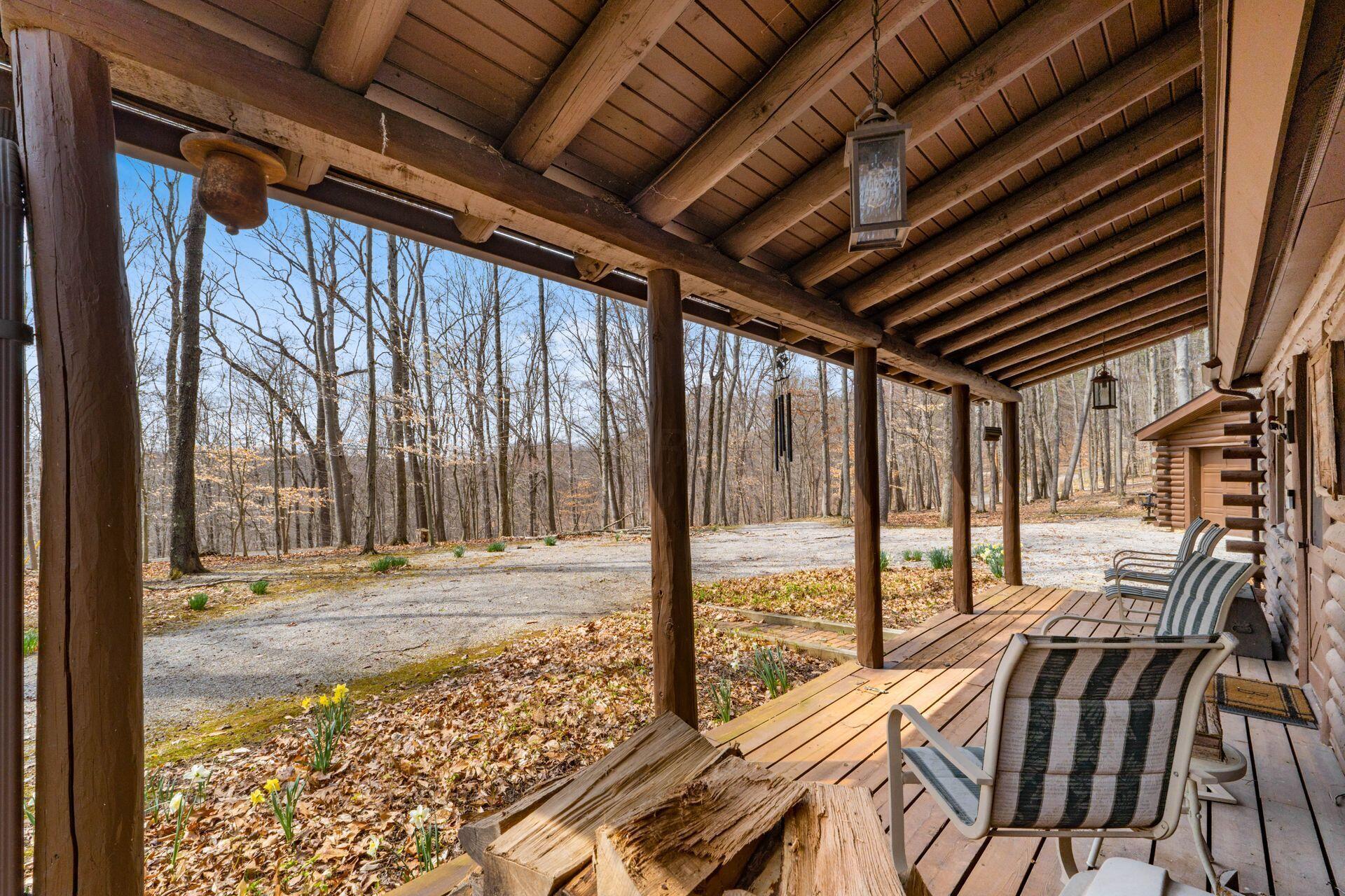 1060 Fox Lane Property Photo 3