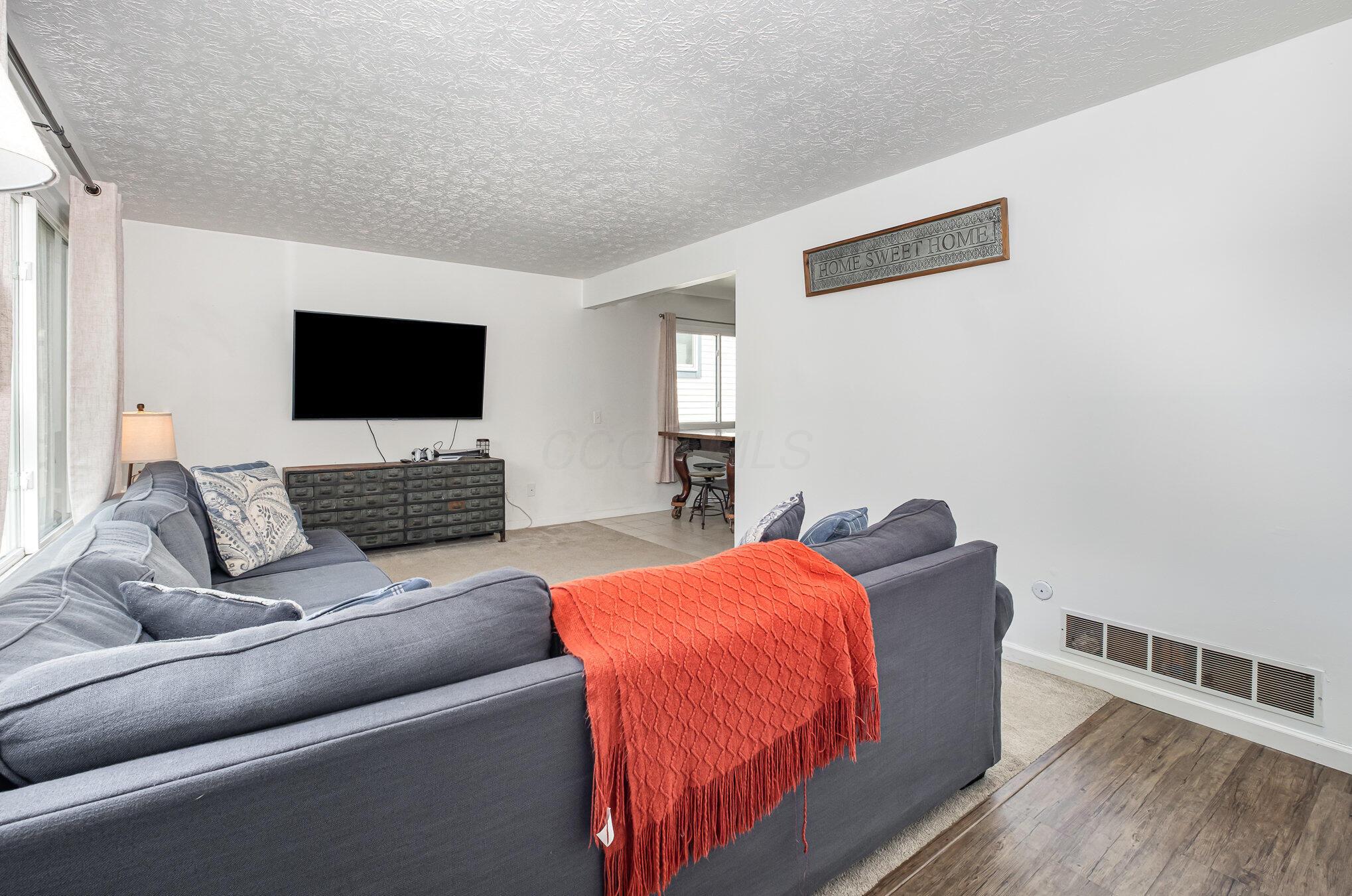 5538 Fescue Drive Property Photo 6