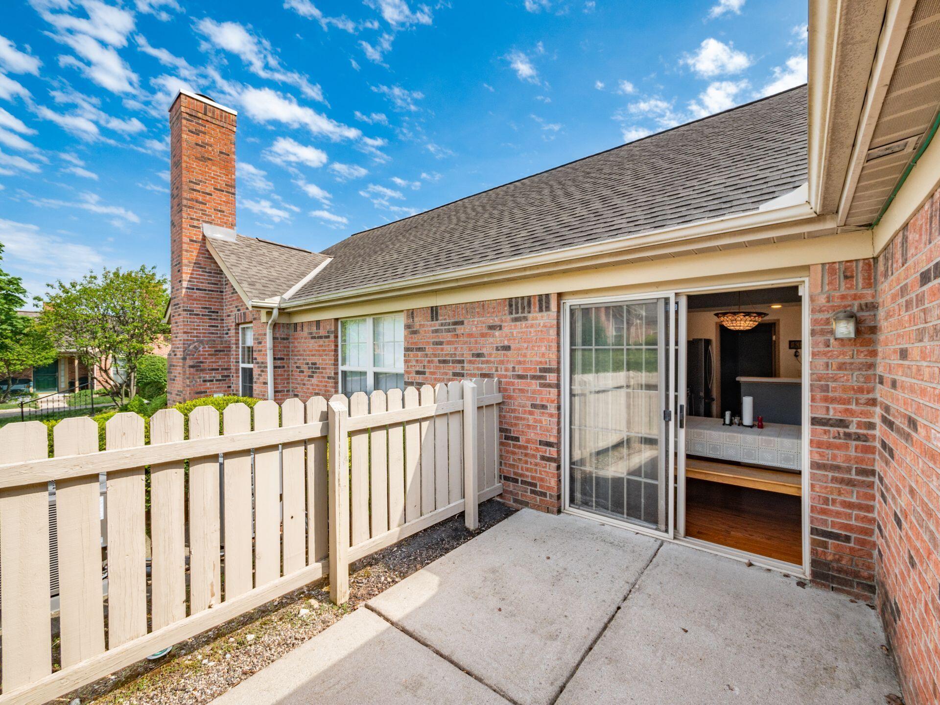 2645 Pine Marsh Drive Property Photo 4