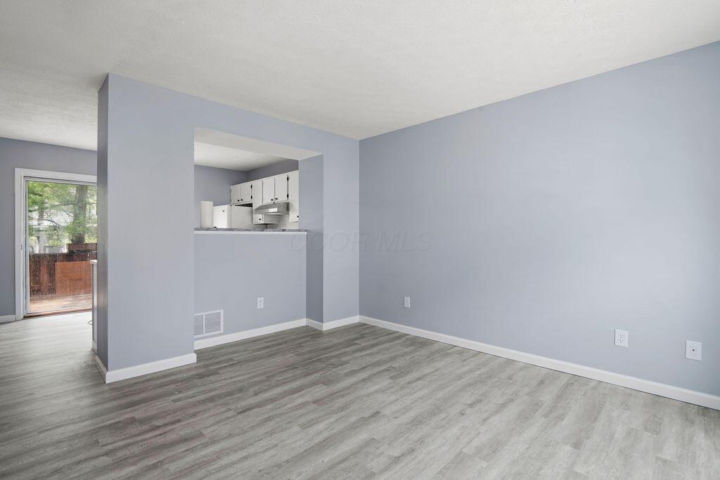 852 Pine Way Drive, E2 Property Photo 3