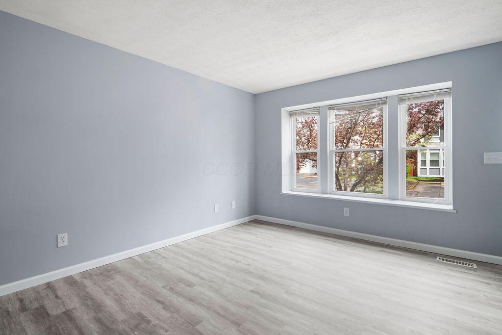 852 Pine Way Drive, E2 Property Photo 4