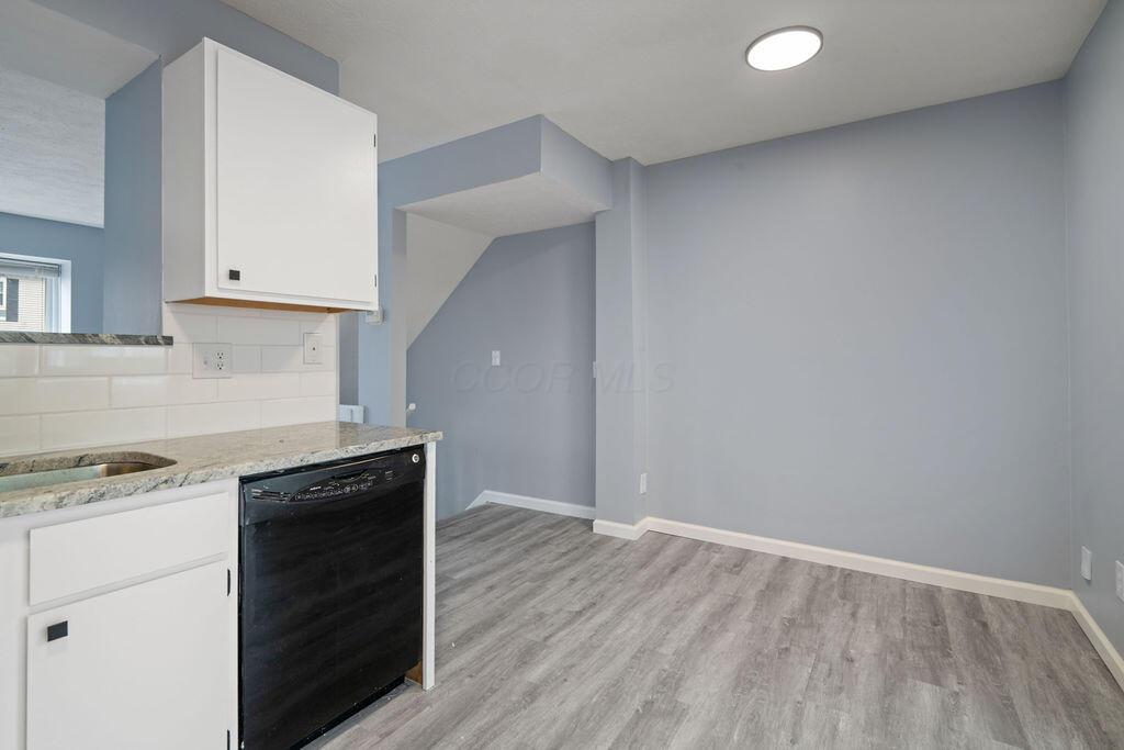 852 Pine Way Drive, E2 Property Photo 8