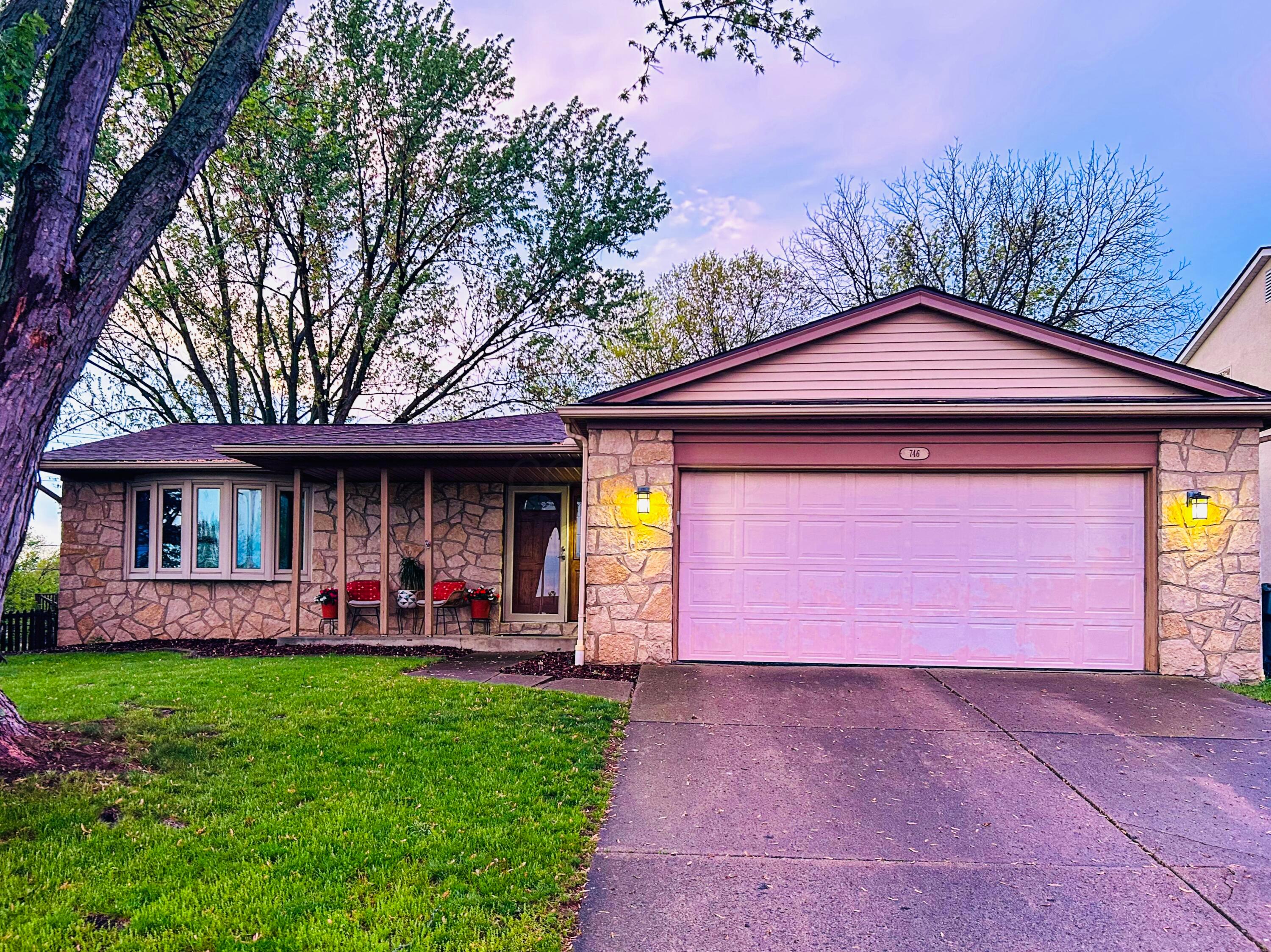 746 Ronson Avenue Property Photo 1