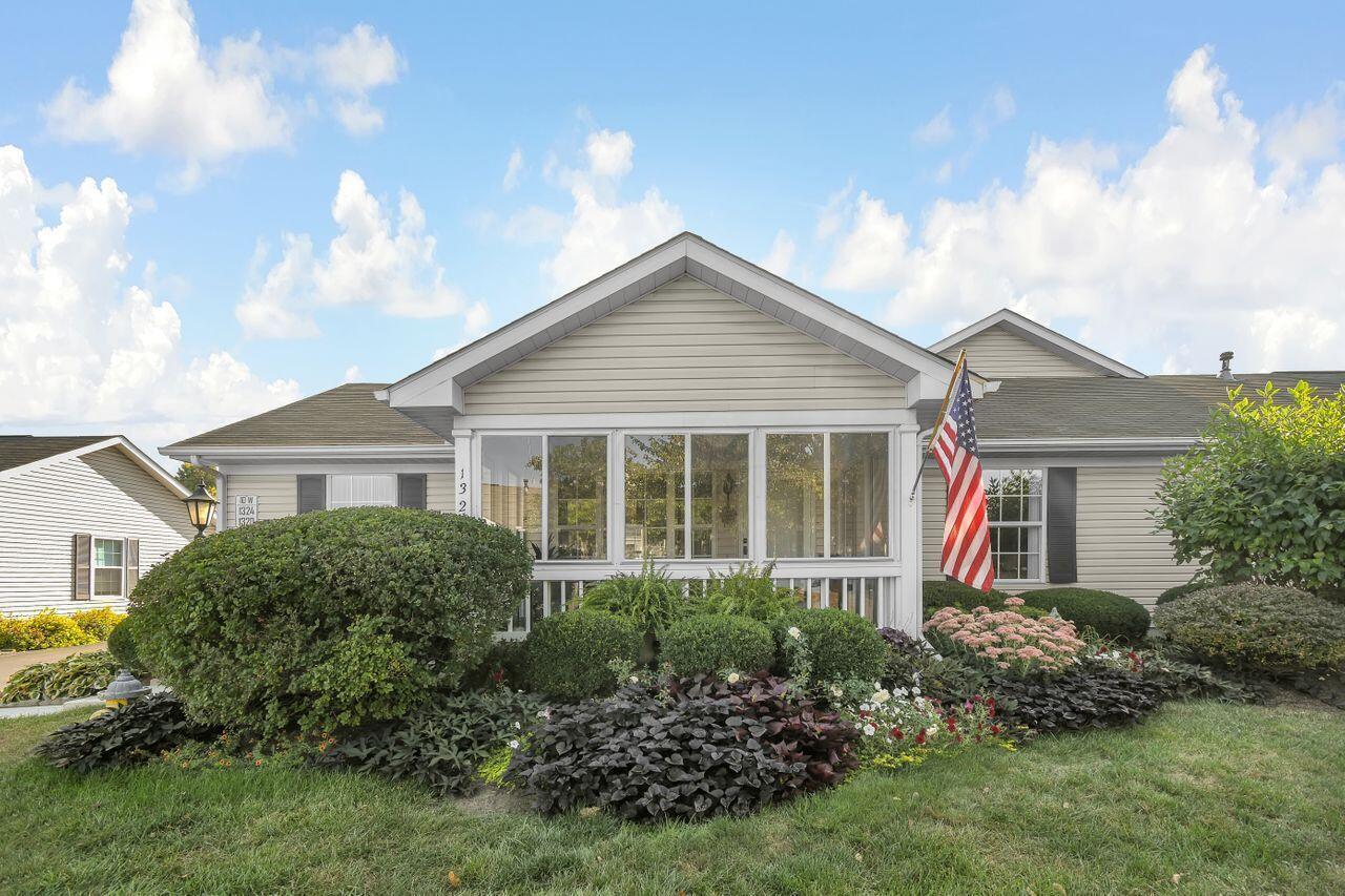 1324 Hillview Circle W Property Photo 1