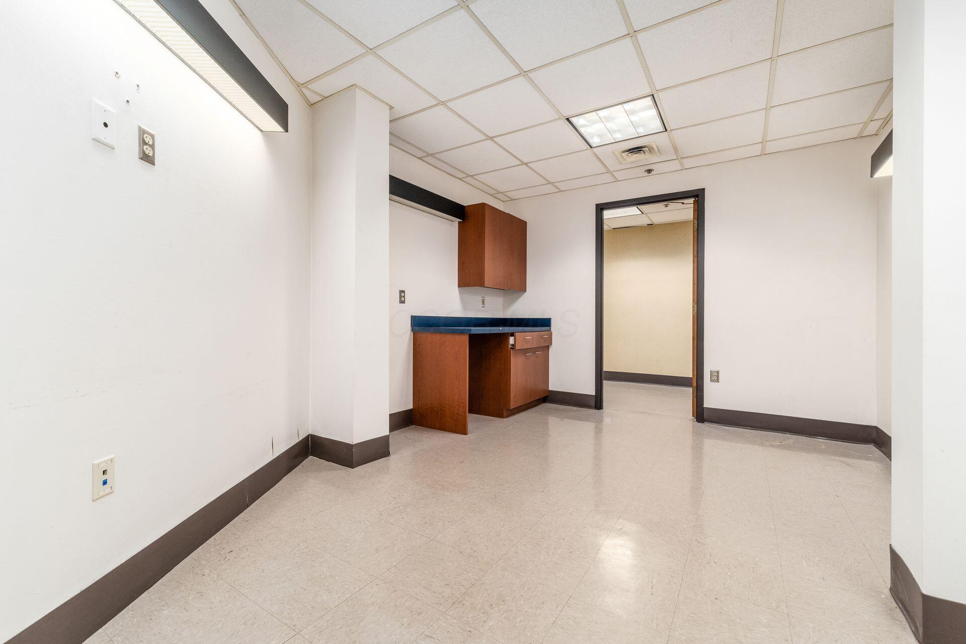 68 W Church Street, Entire 1st Floor Property Photo 14