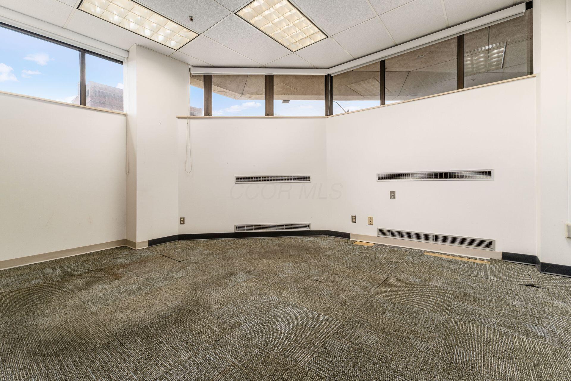68 W Church Street, Entire 1st Floor Property Photo 20