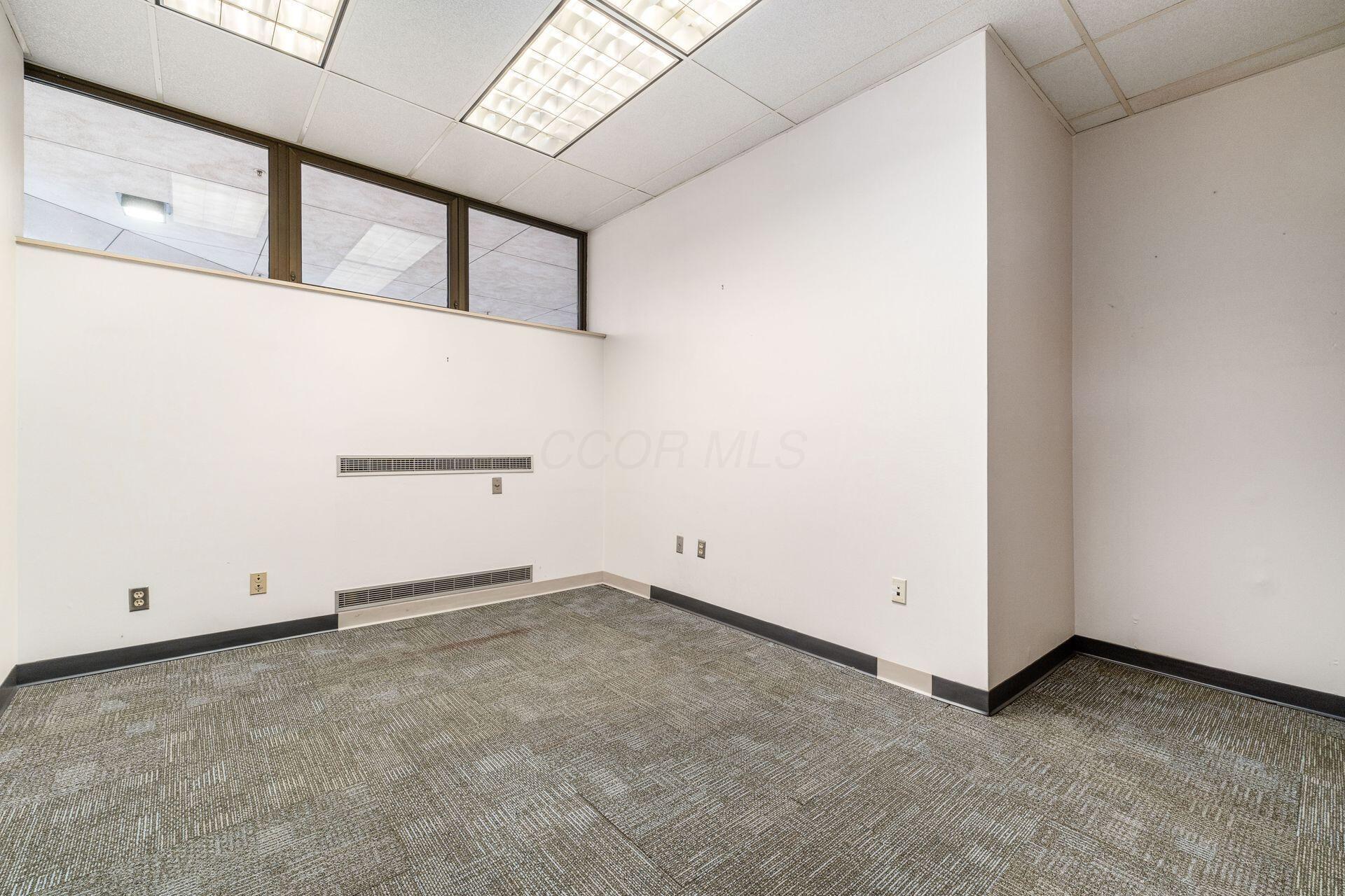 68 W Church Street, Entire 1st Floor Property Photo 21
