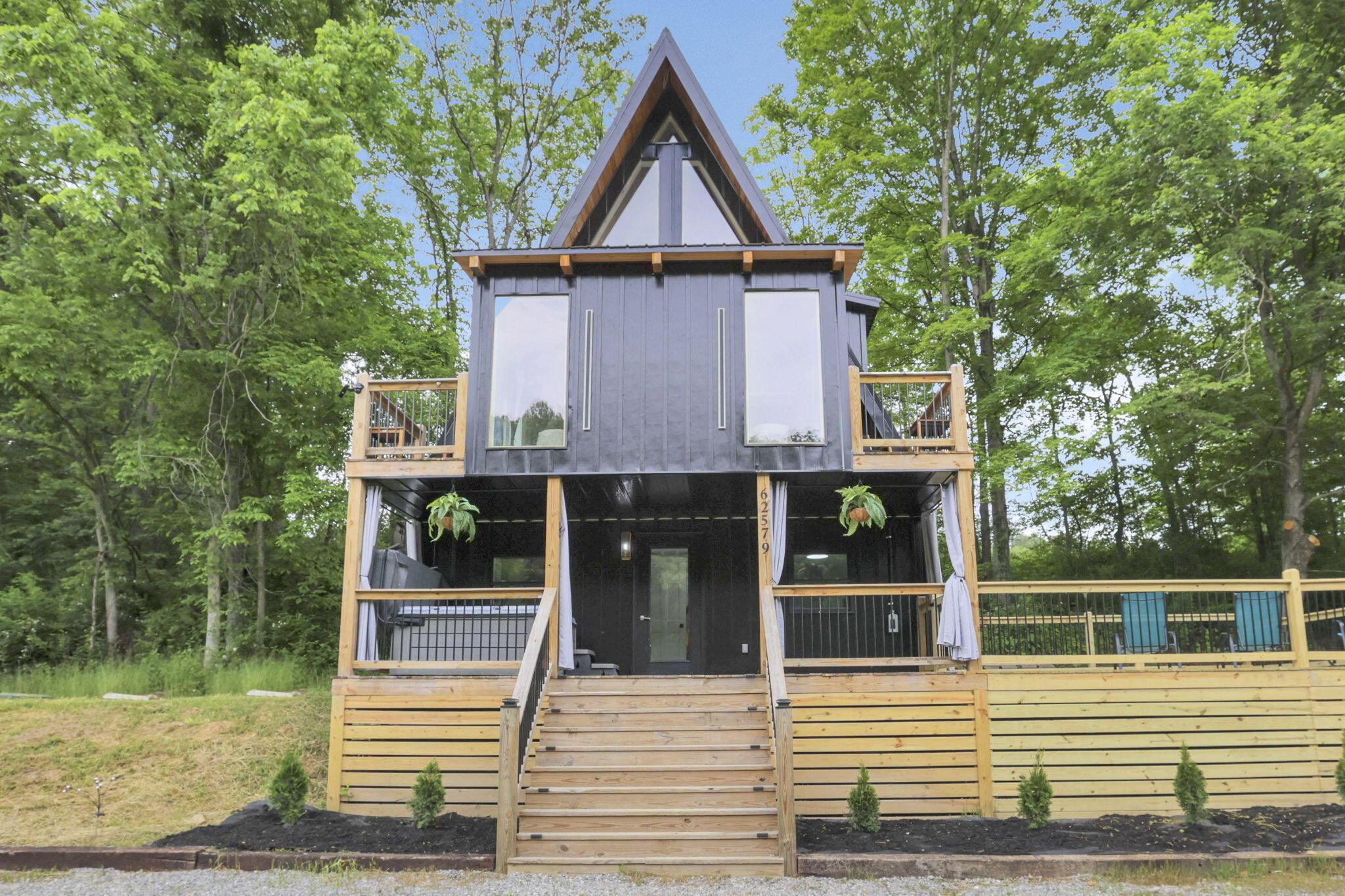 62579 Dunkle Creek Road Property Photo 1