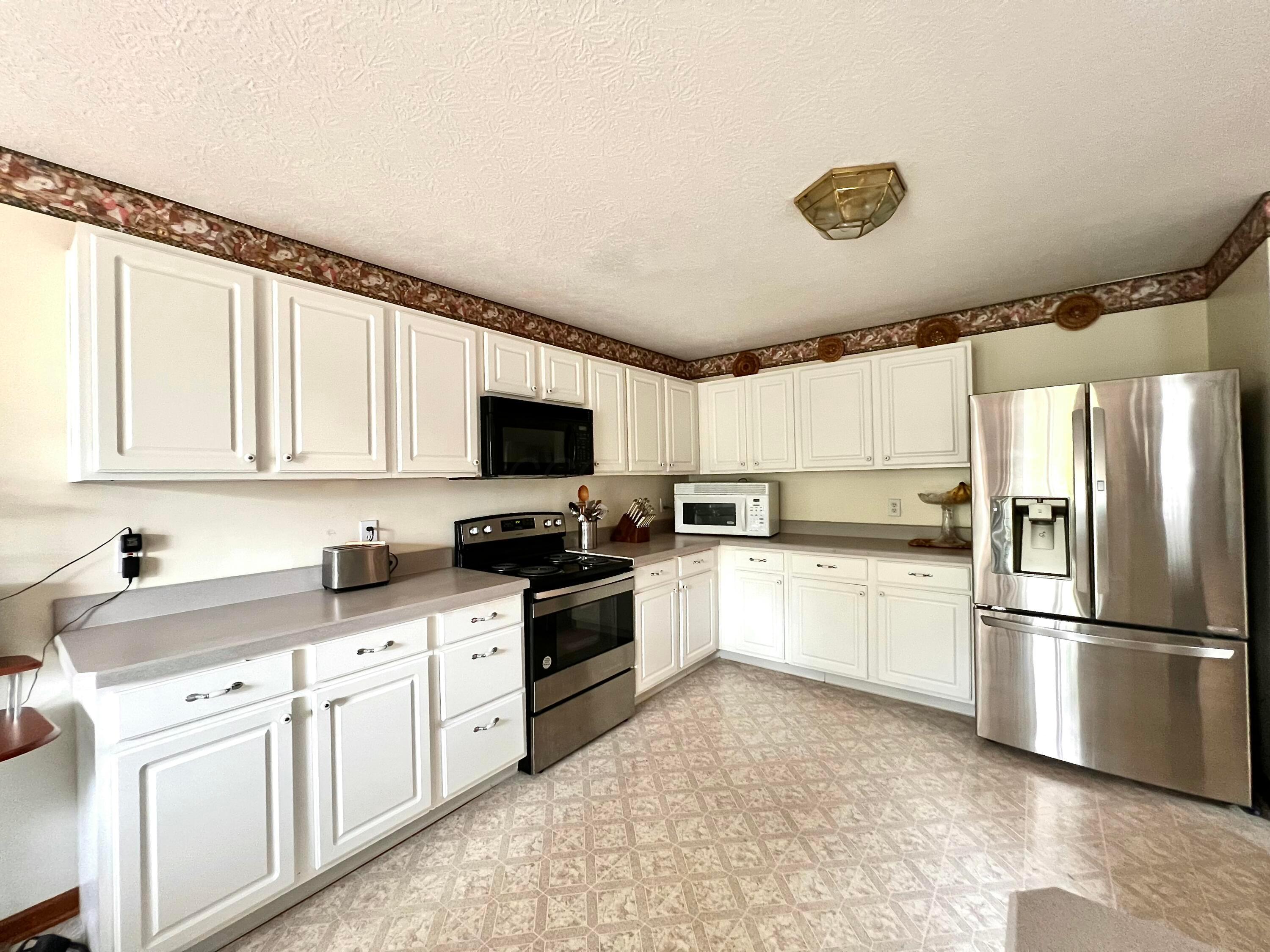 785 Lone Rise Drive E Property Photo 14