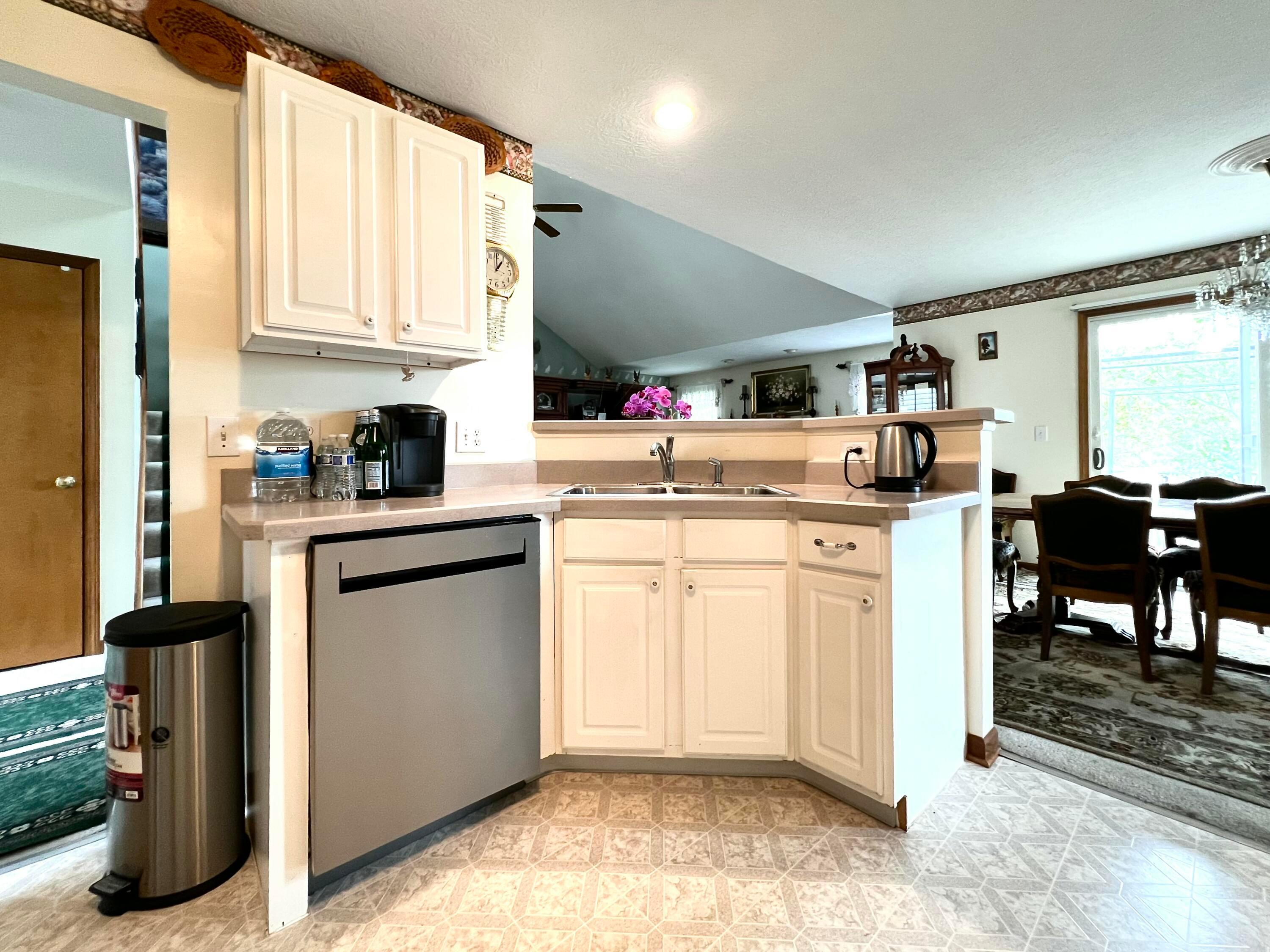 785 Lone Rise Drive E Property Photo 16