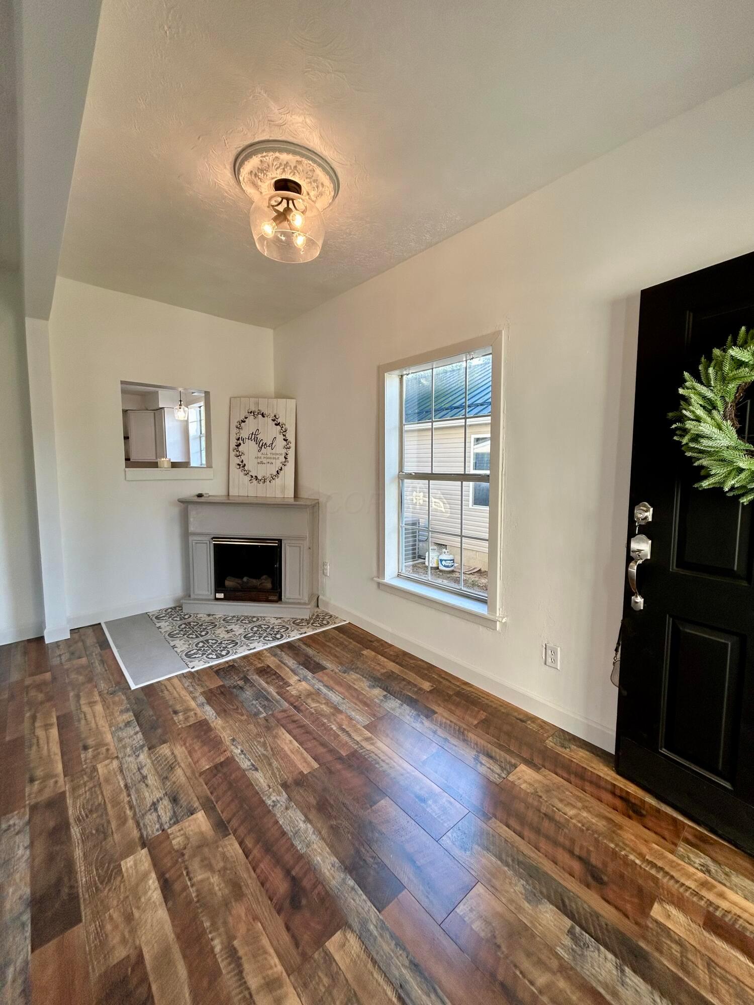 425 Evans Street Property Photo 3