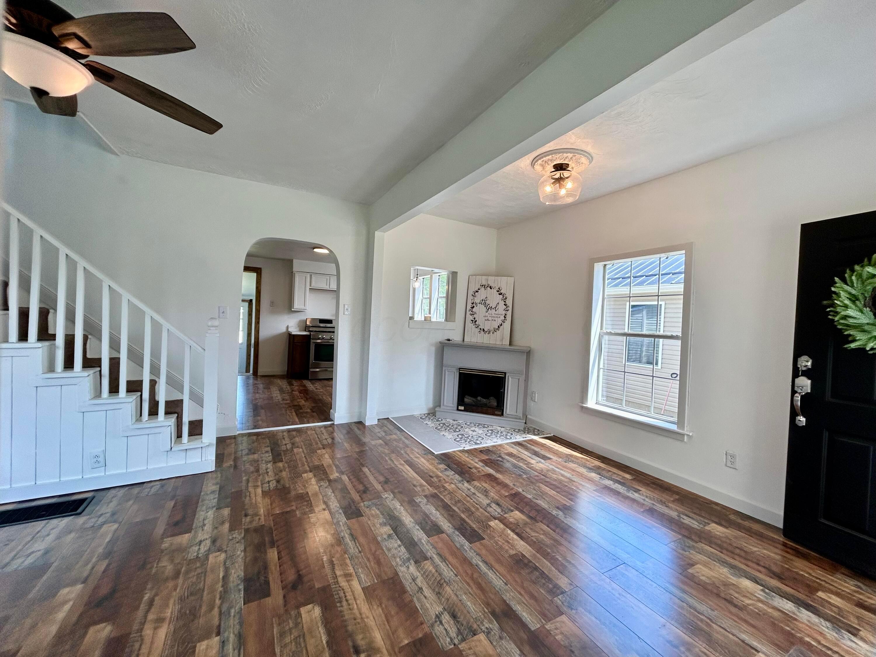 425 Evans Street Property Photo 6