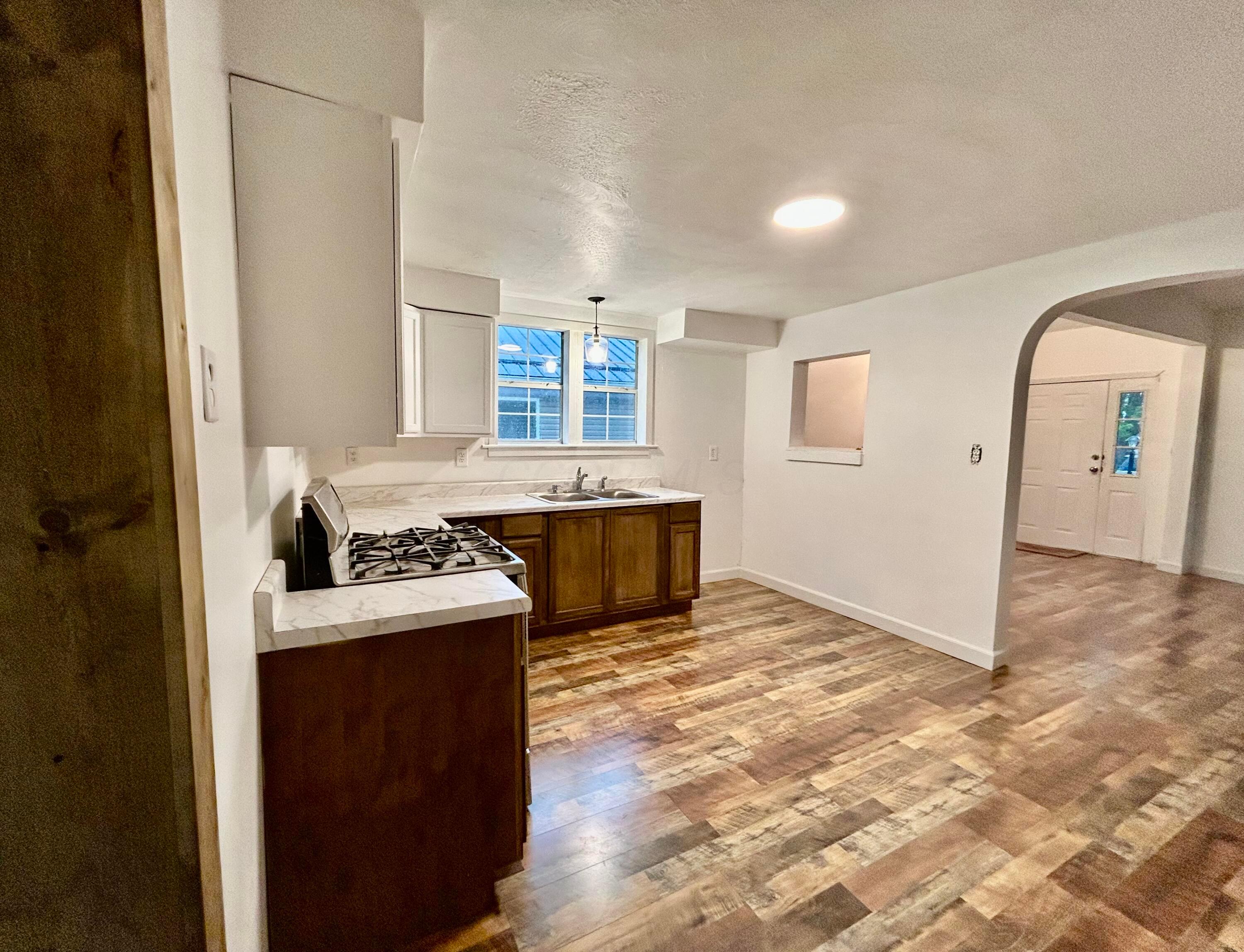 425 Evans Street Property Photo 13