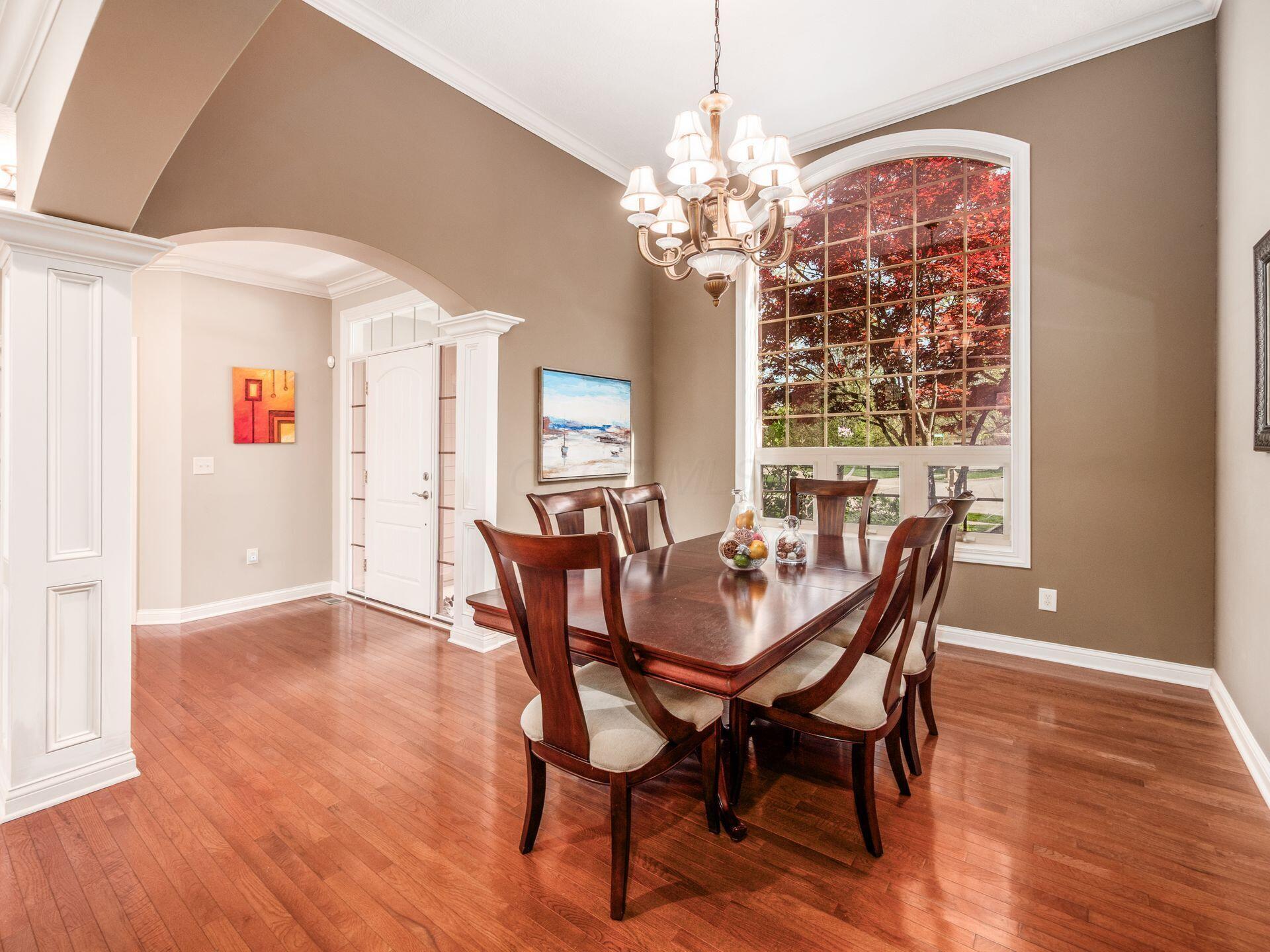 5768 Kempton Run Court Property Photo 3
