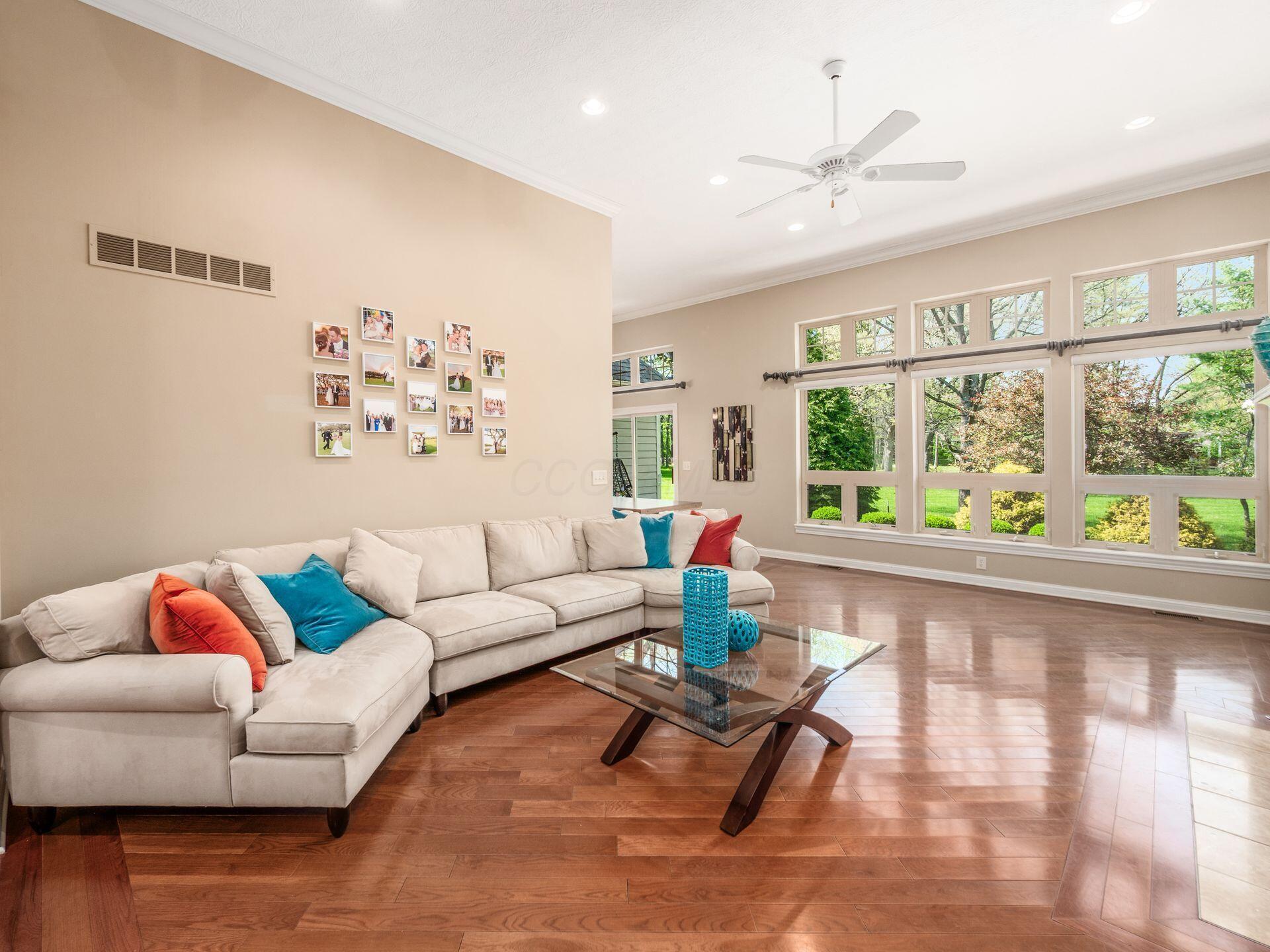 5768 Kempton Run Court Property Photo 4