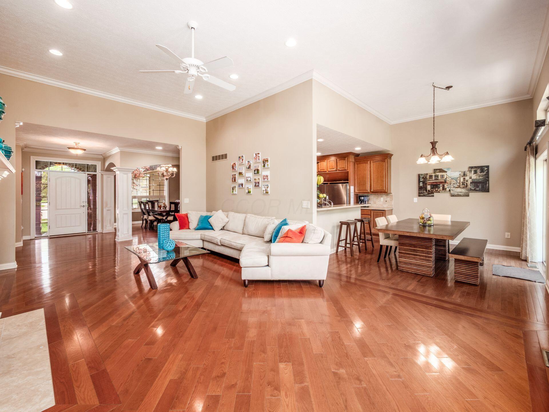 5768 Kempton Run Court Property Photo 6