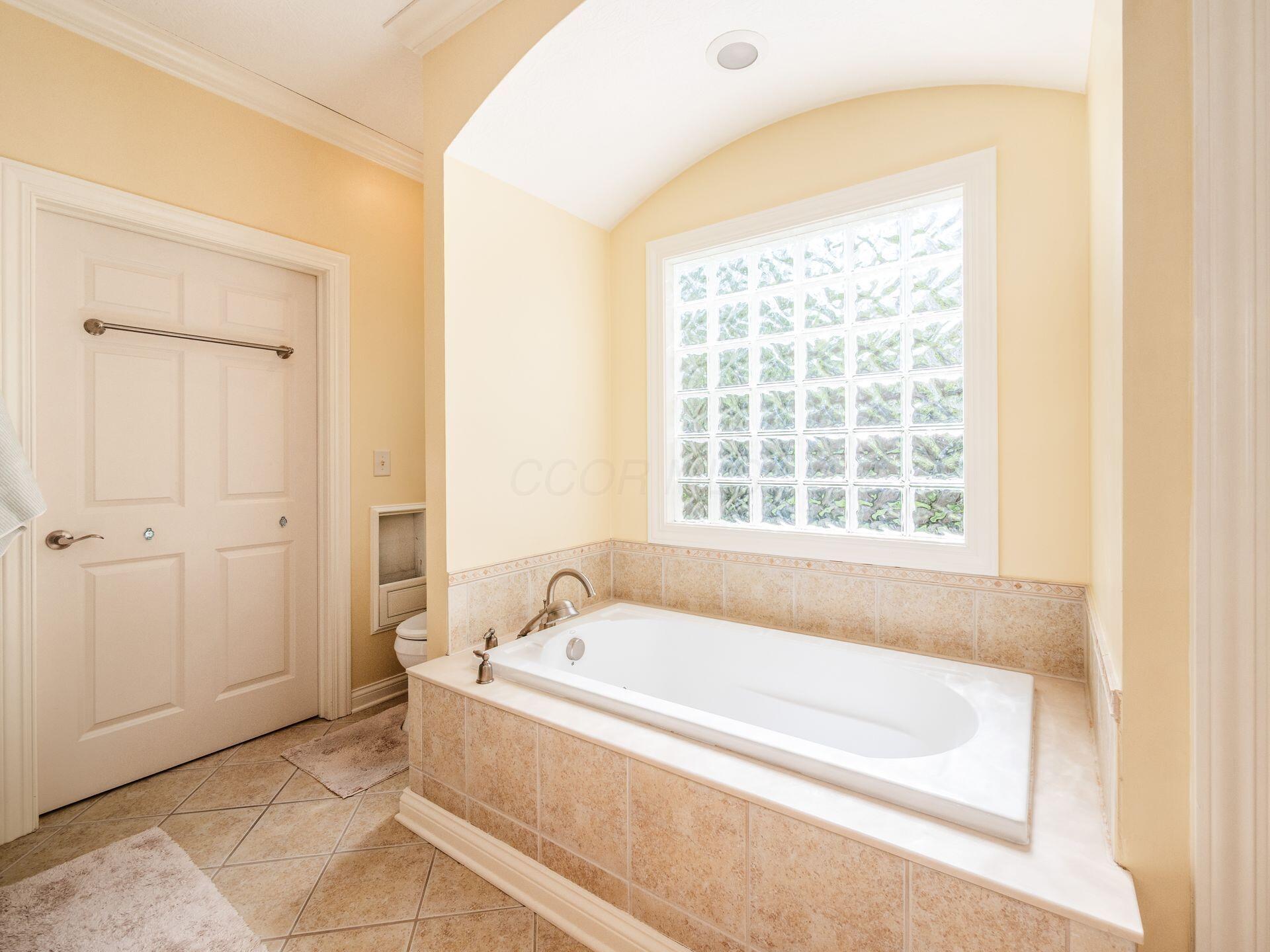 5768 Kempton Run Court Property Photo 18