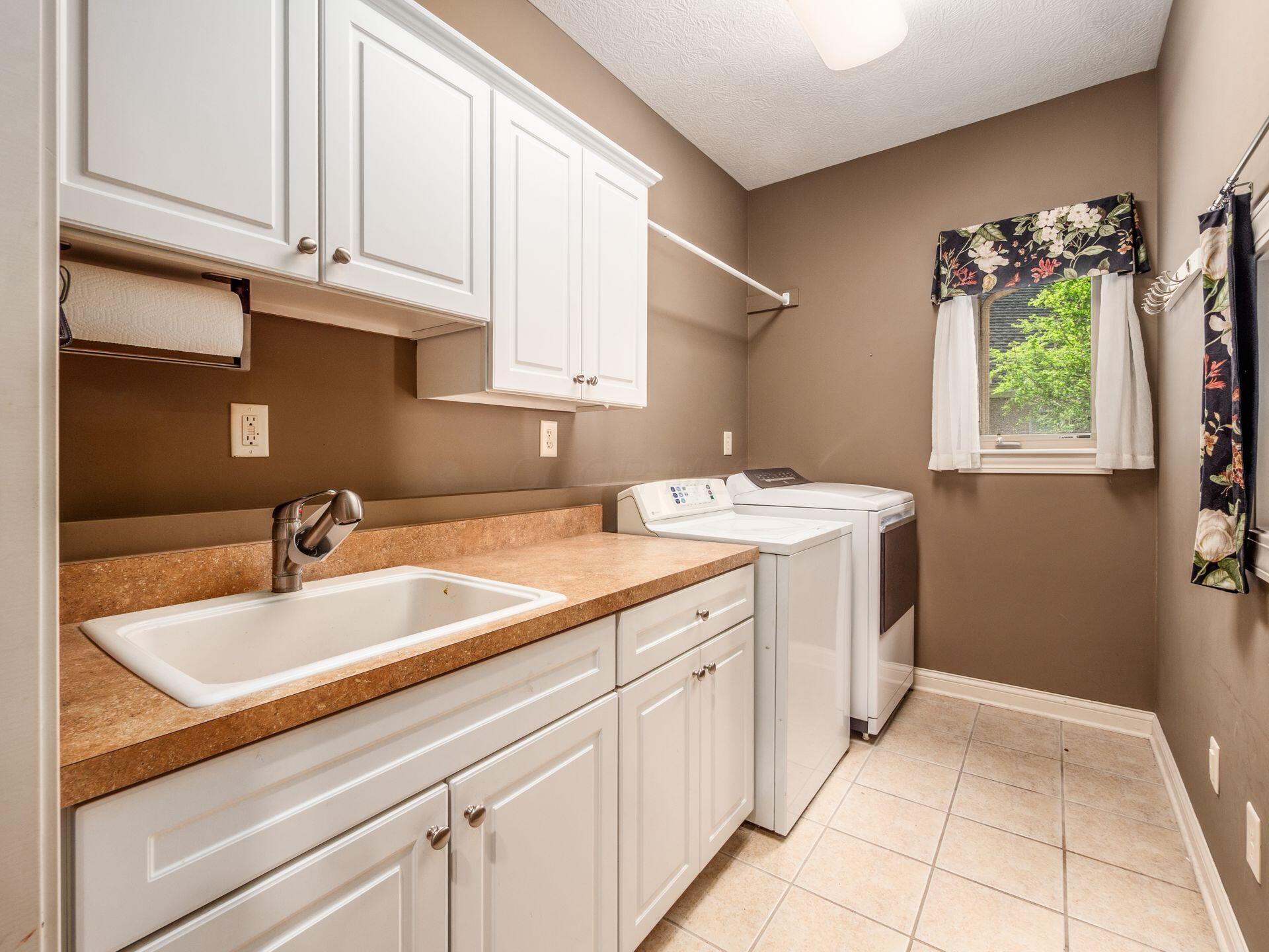 5768 Kempton Run Court Property Photo 20