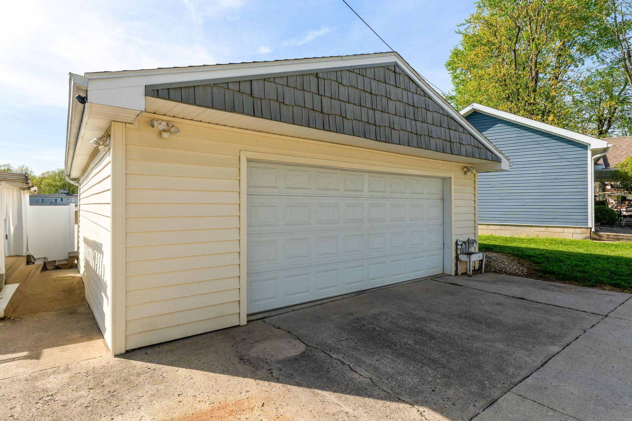 11172 Newland Drive Property Photo 12