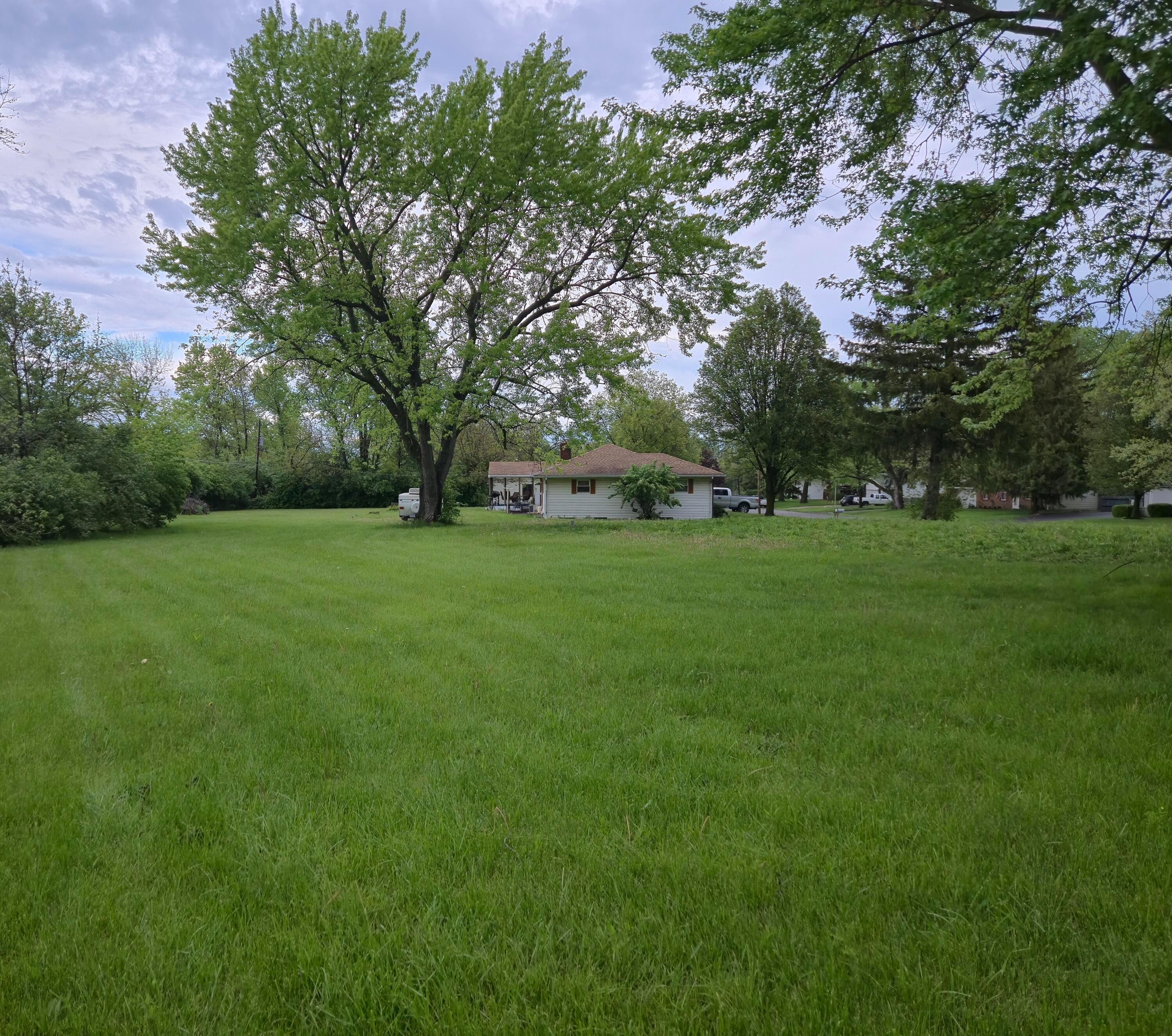 2362 Berry Hill Drive Property Photo 2