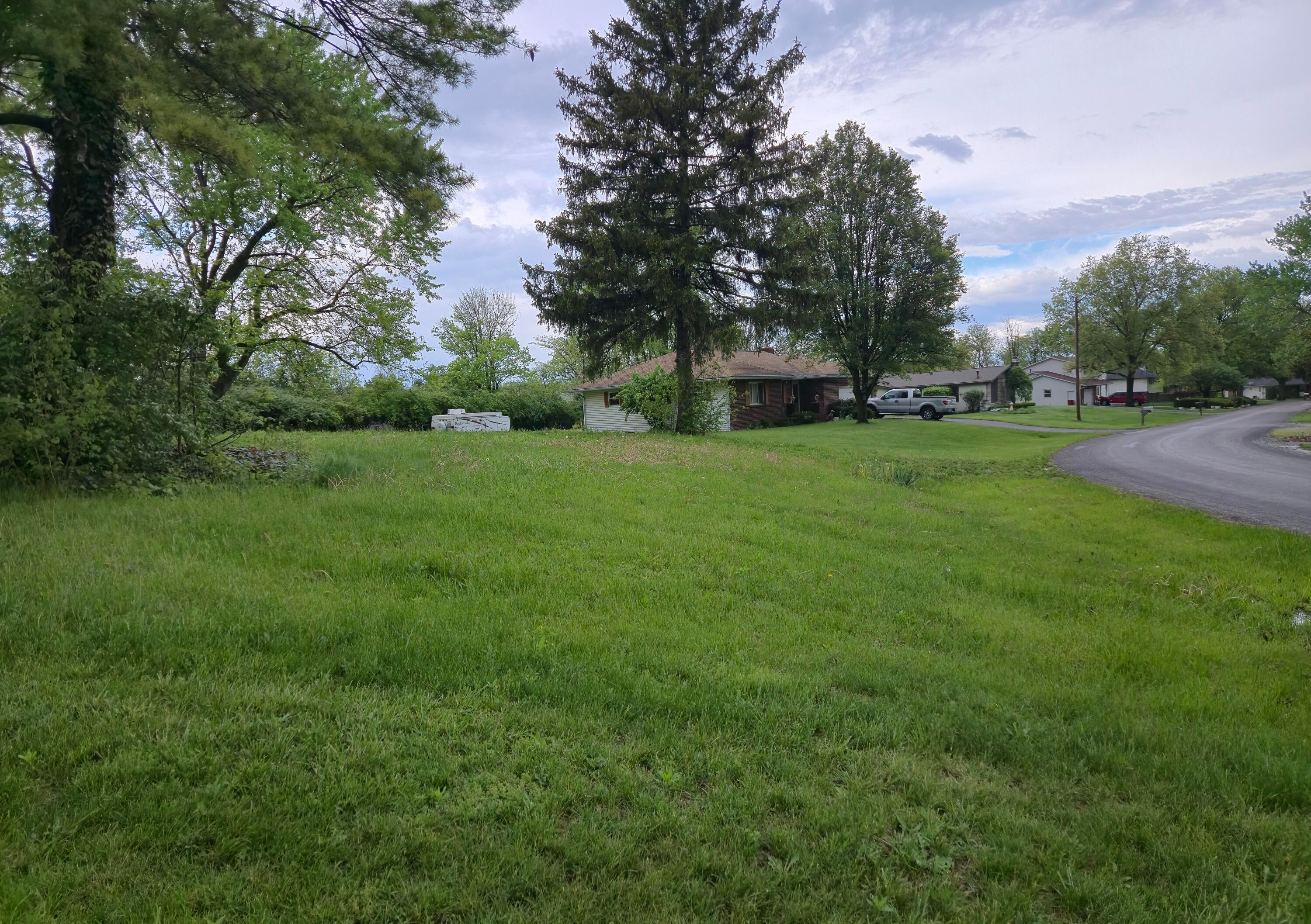 2362 Berry Hill Drive Property Photo 3