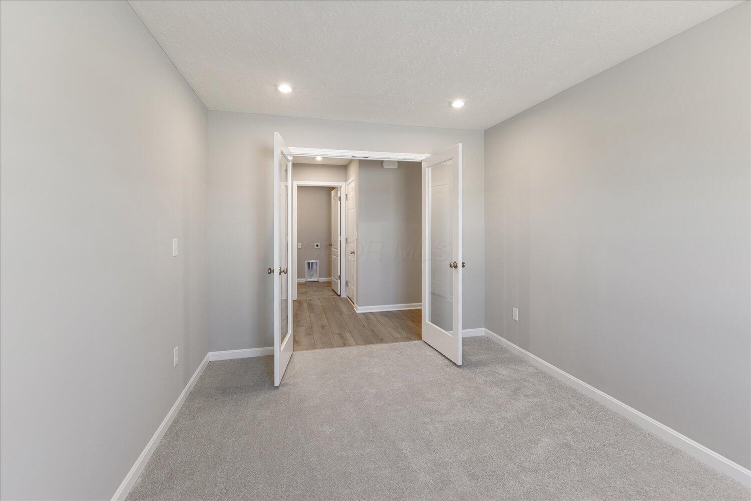 524 Iris Drive Property Photo 14