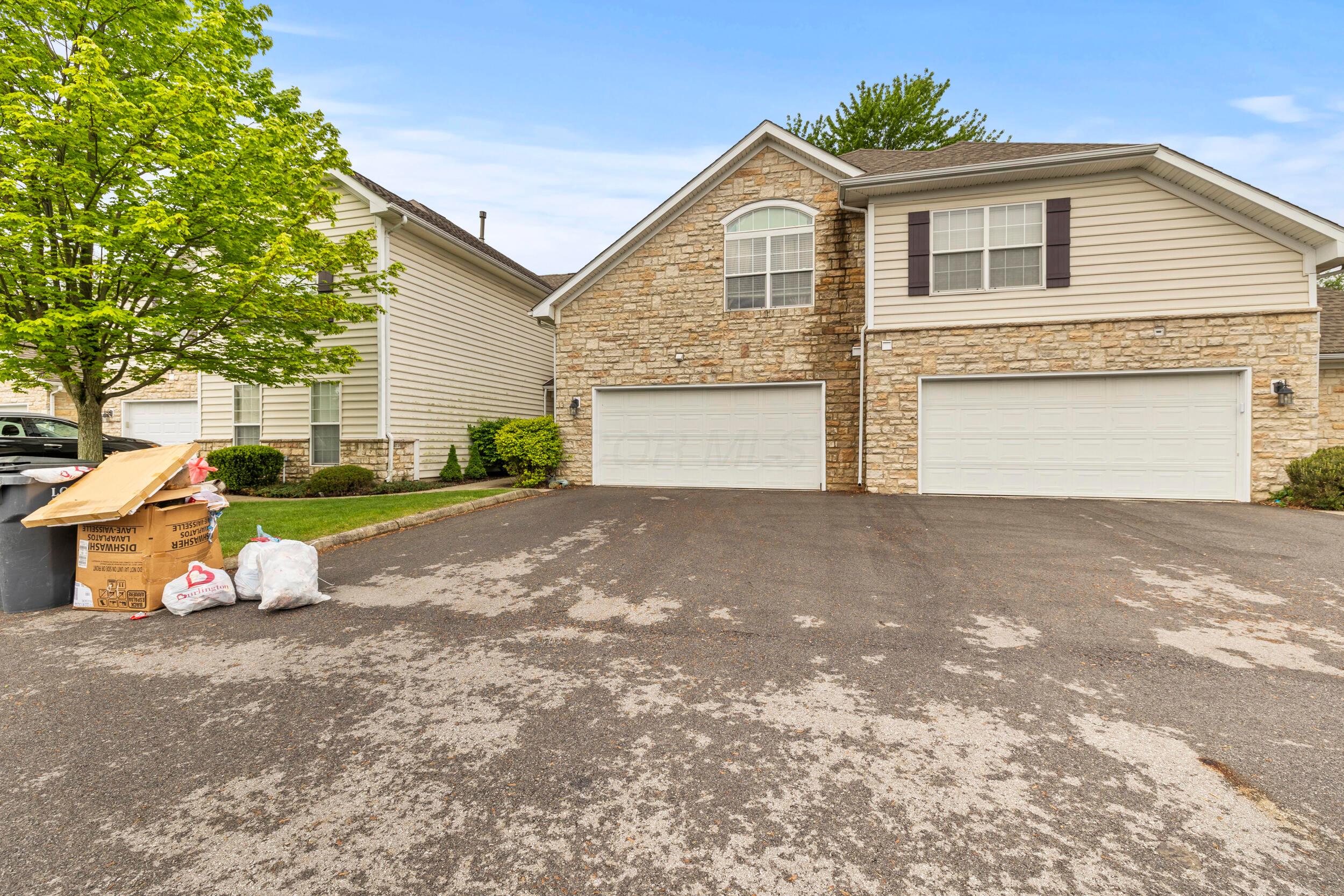 5067 Vinings Boulevard Property Photo 2