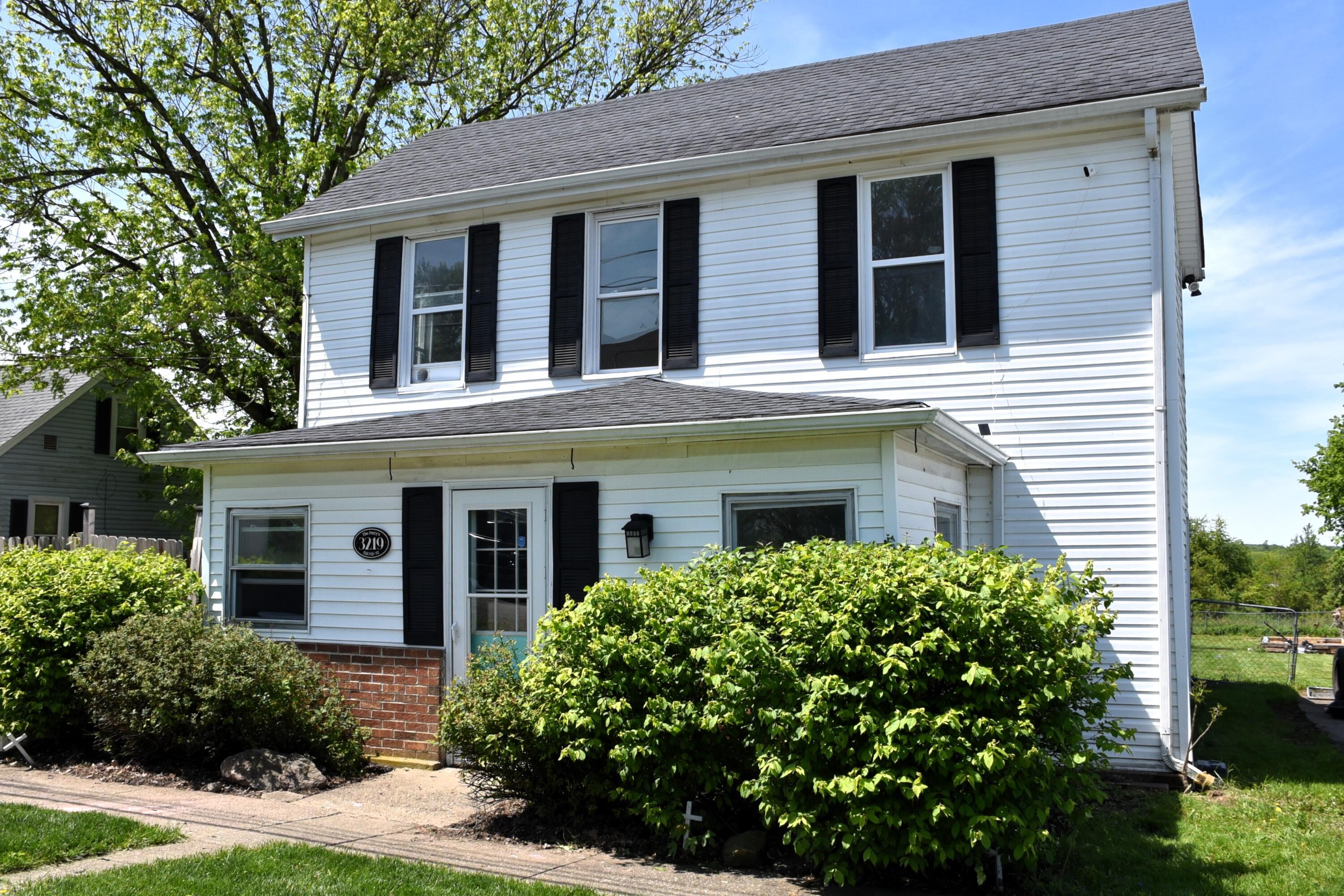 3219 Broad Street Property Photo 2