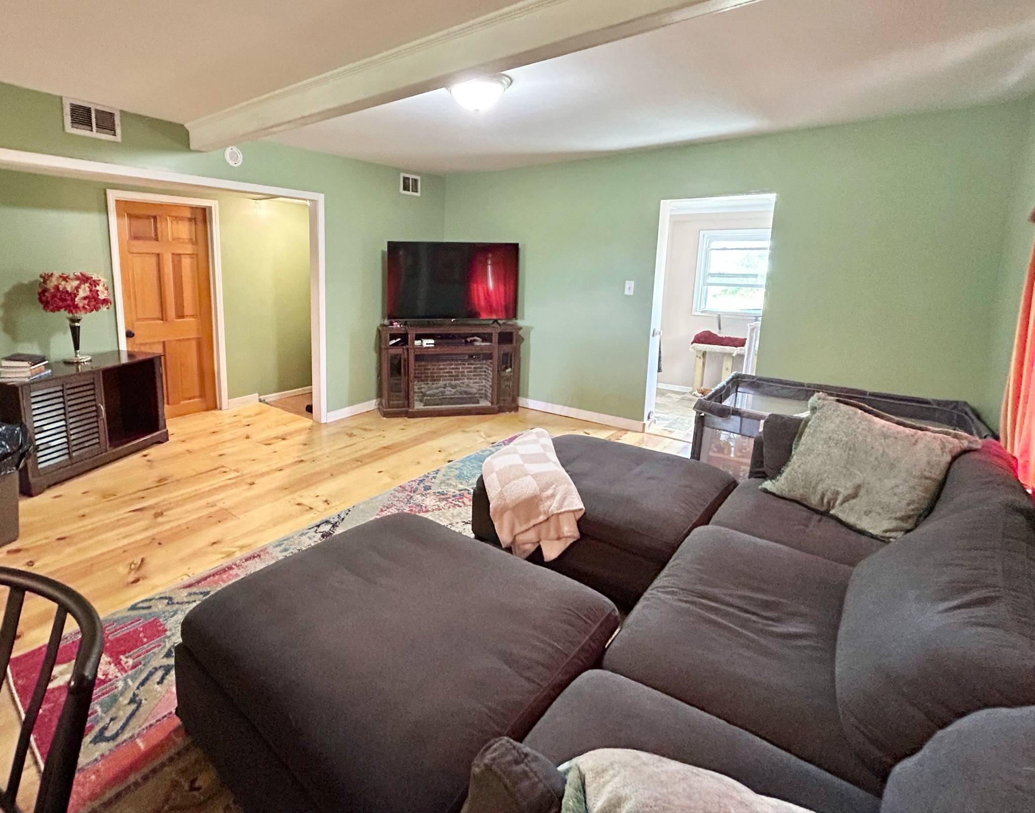 3219 Broad Street Property Photo 7