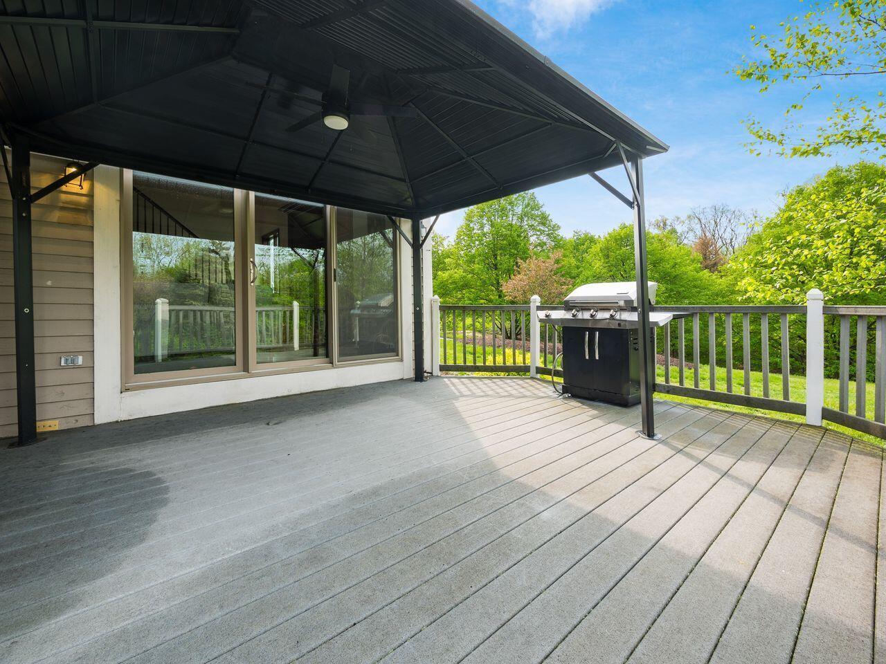 10900 Buckingham Place Property Photo 8