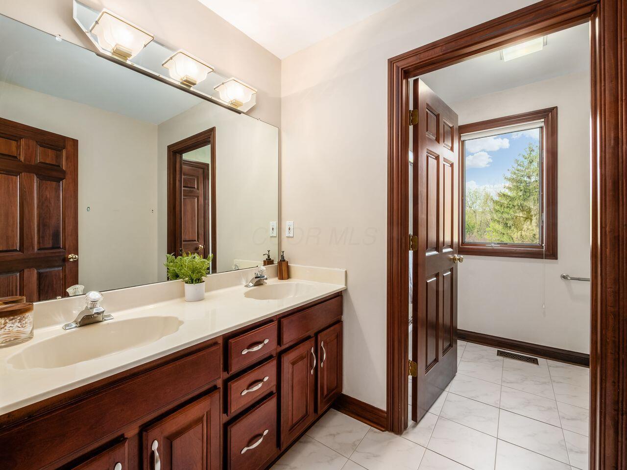 10900 Buckingham Place Property Photo 34
