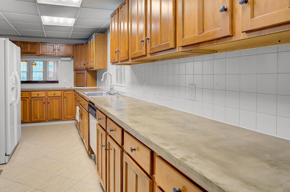 668 Enfield Road Property Photo 6
